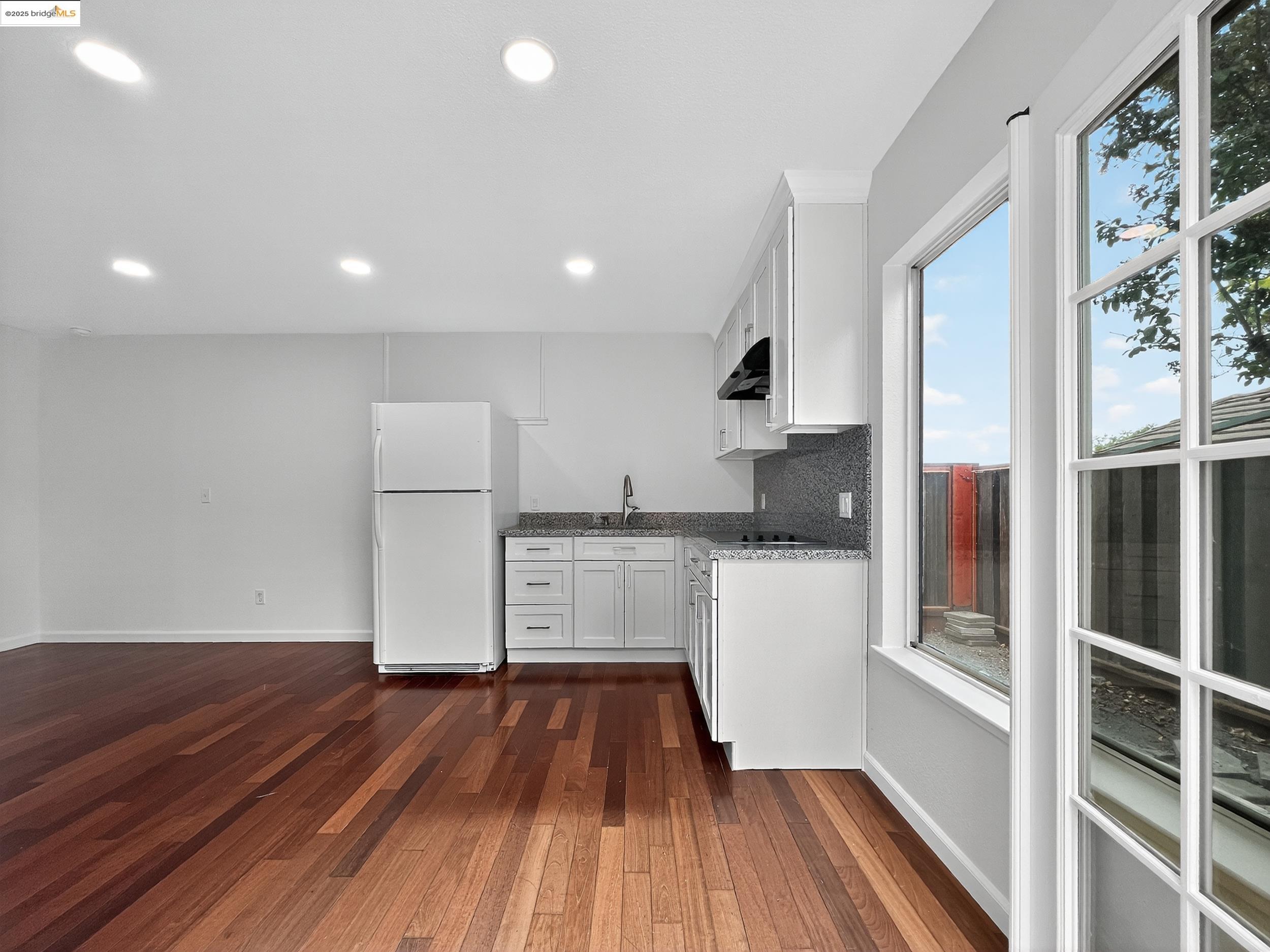 Detail Gallery Image 6 of 23 For Corliss St, Bay Point,  CA 94565 - 3 Beds | 1 Baths