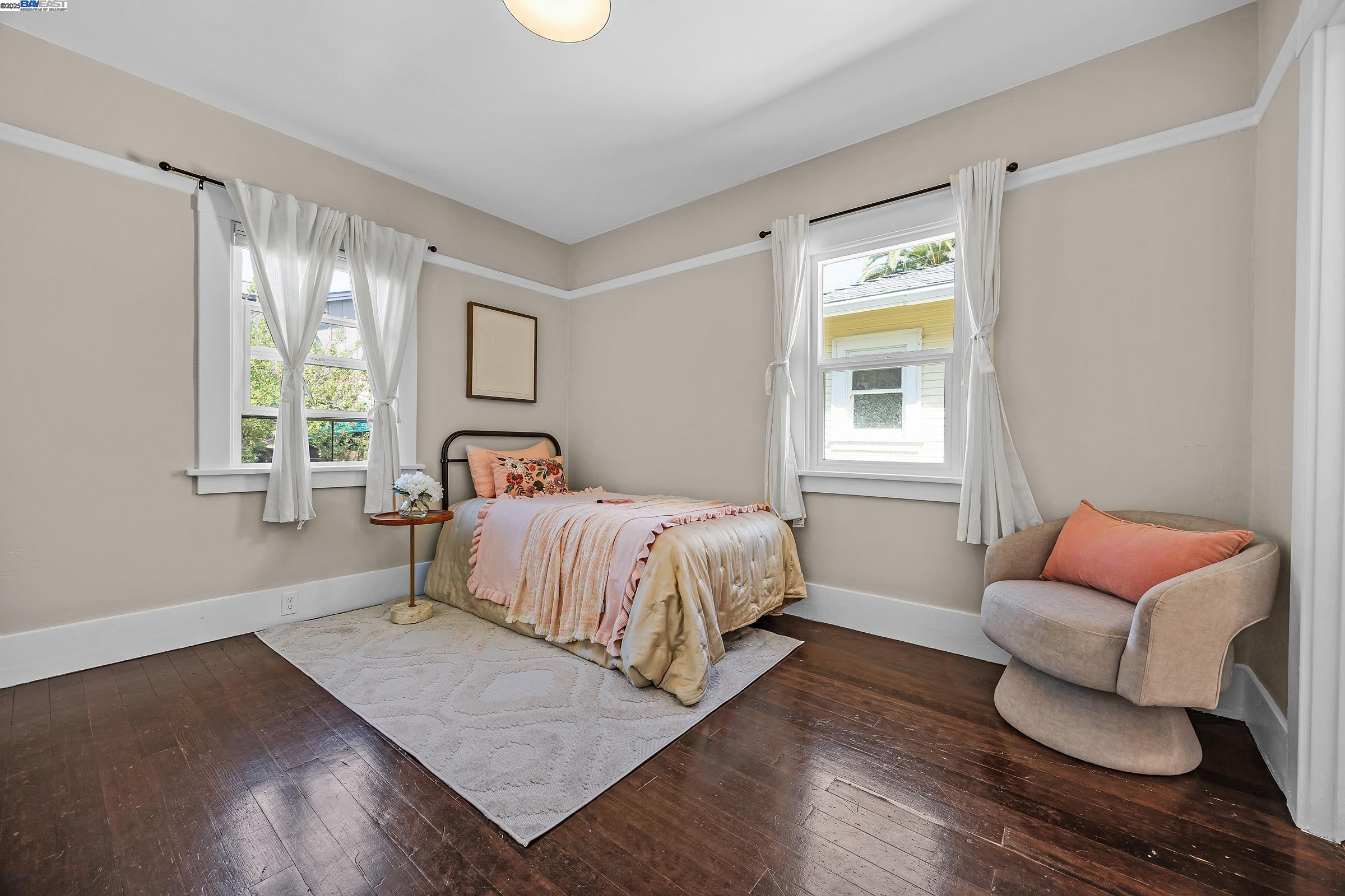 Detail Gallery Image 14 of 31 For 2230 Sacramento St, Berkeley,  CA 94702 - 3 Beds | 1 Baths