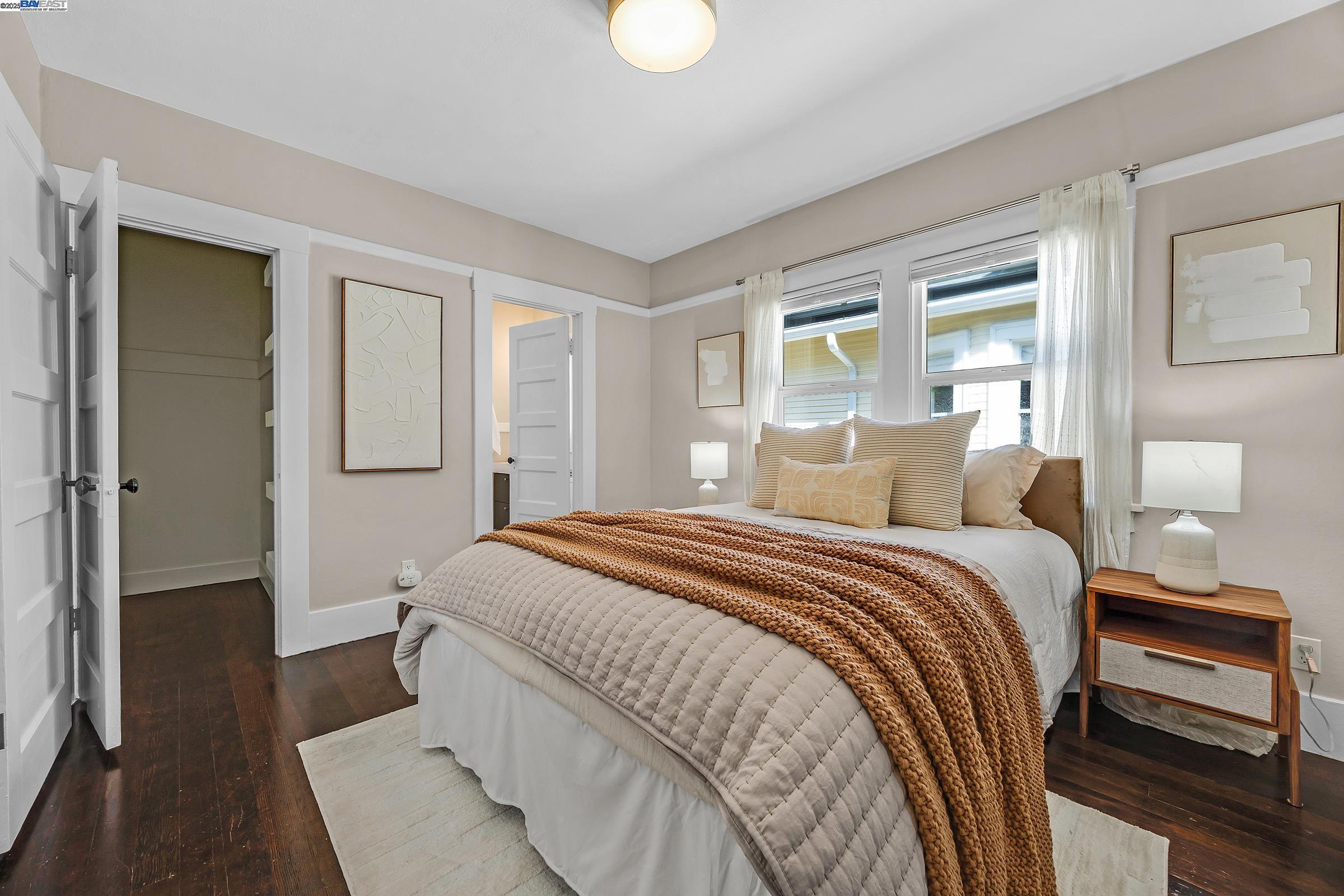 Detail Gallery Image 10 of 31 For 2230 Sacramento St, Berkeley,  CA 94702 - 3 Beds | 1 Baths