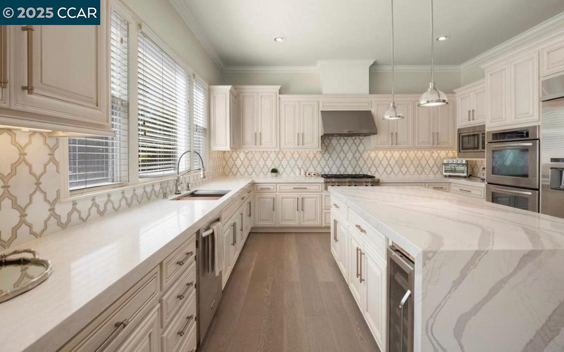 Detail Gallery Image 14 of 60 For 130 Arundel Dr, Hayward,  CA 94542 - 4 Beds | 3/1 Baths