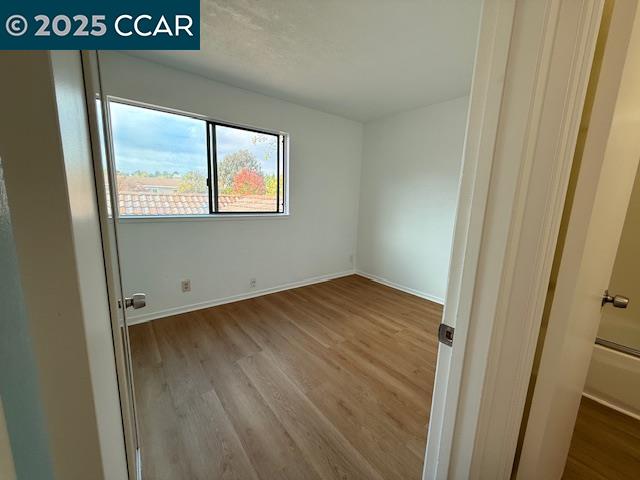 Detail Gallery Image 15 of 46 For 10 Tarn Ct, Hercules,  CA 94547 - 3 Beds | 2/1 Baths