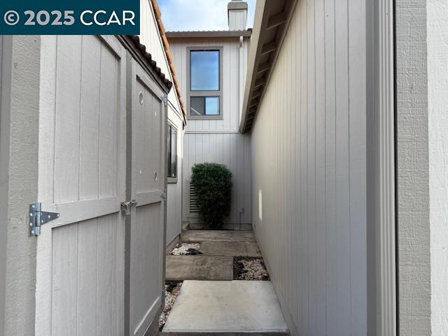 Detail Gallery Image 3 of 46 For 10 Tarn Ct, Hercules,  CA 94547 - 3 Beds | 2/1 Baths