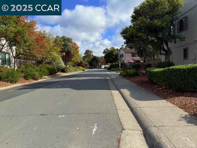 Detail Gallery Image 26 of 46 For 10 Tarn Ct, Hercules,  CA 94547 - 3 Beds | 2/1 Baths