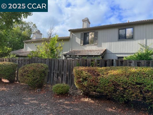 Detail Gallery Image 29 of 46 For 10 Tarn Ct, Hercules,  CA 94547 - 3 Beds | 2/1 Baths