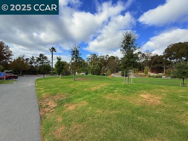 Detail Gallery Image 38 of 46 For 10 Tarn Ct, Hercules,  CA 94547 - 3 Beds | 2/1 Baths