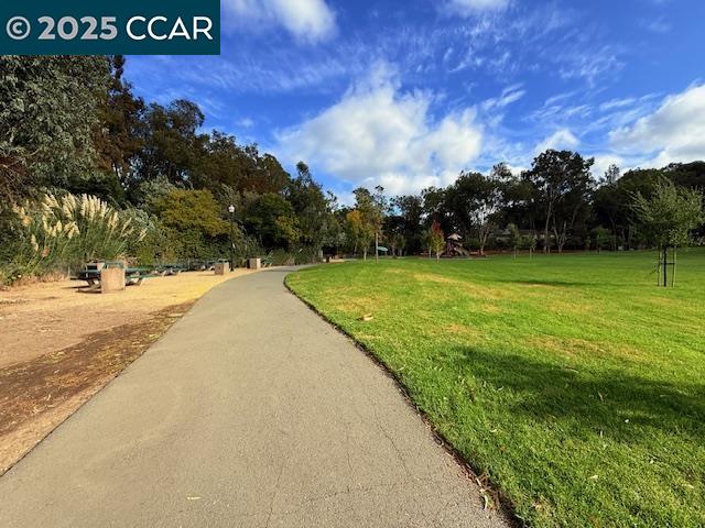 Detail Gallery Image 44 of 46 For 10 Tarn Ct, Hercules,  CA 94547 - 3 Beds | 2/1 Baths