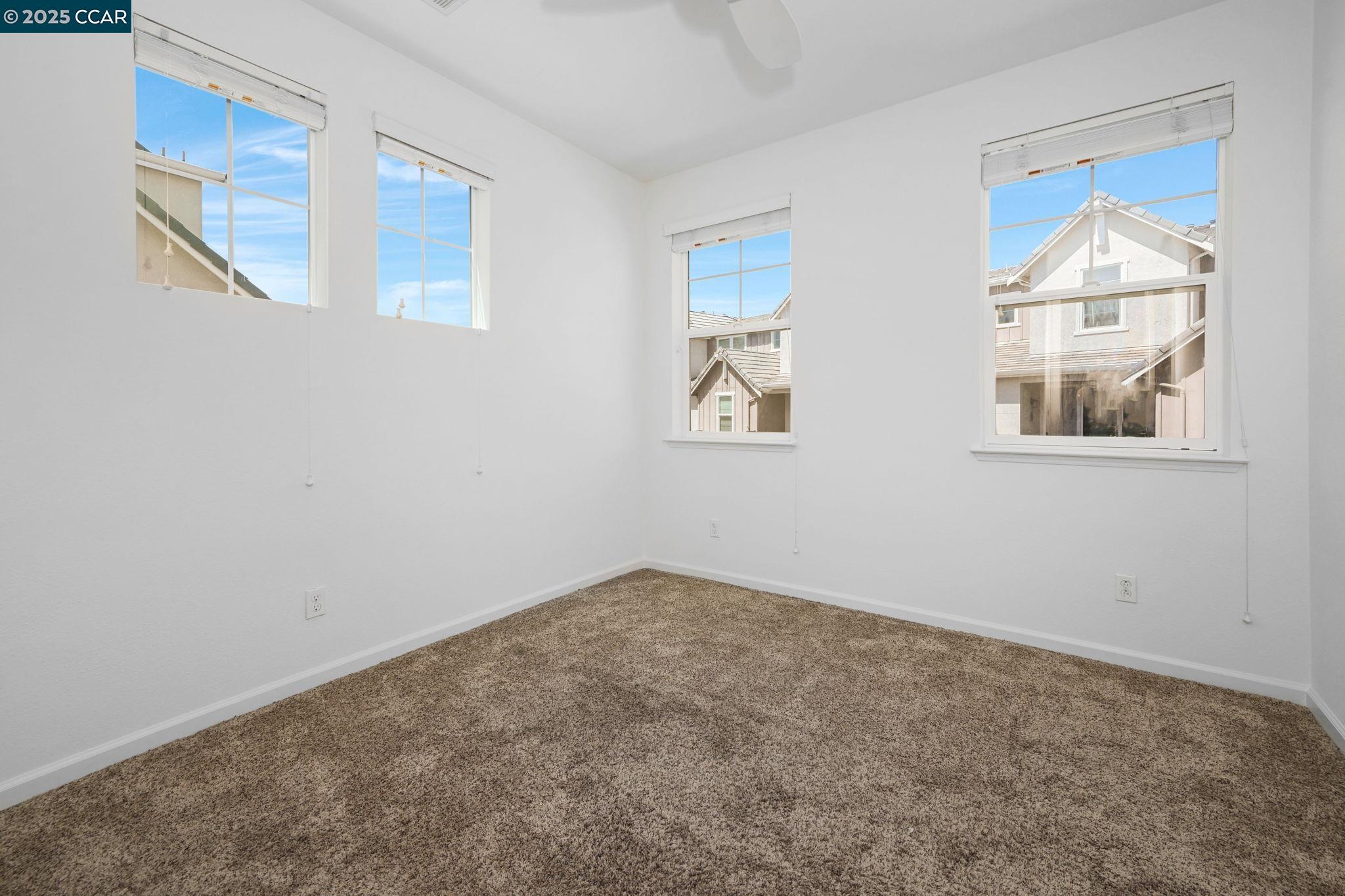 Detail Gallery Image 21 of 28 For 2378 Carbondale Way, Dublin,  CA 94568 - 4 Beds | 4 Baths