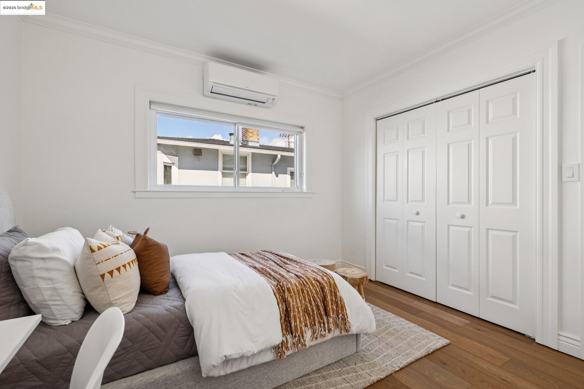 Detail Gallery Image 22 of 49 For 1642 10th St, Berkeley,  CA 94710 - 5 Beds | 3 Baths