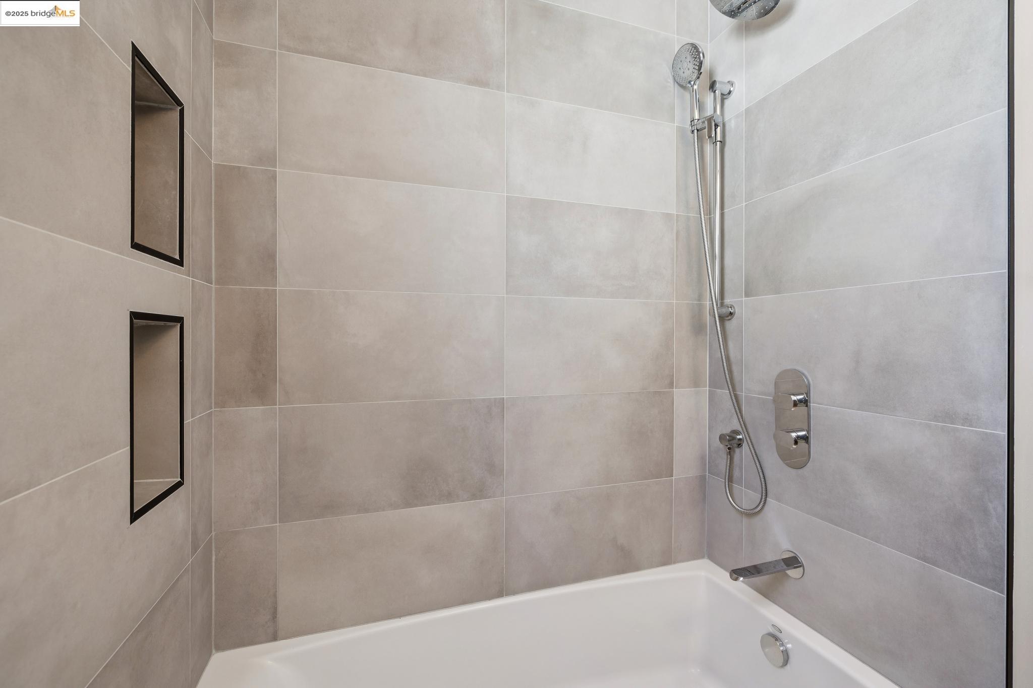 Detail Gallery Image 26 of 51 For 1642 10th St, Berkeley,  CA 94710 - 5 Beds | 3 Baths