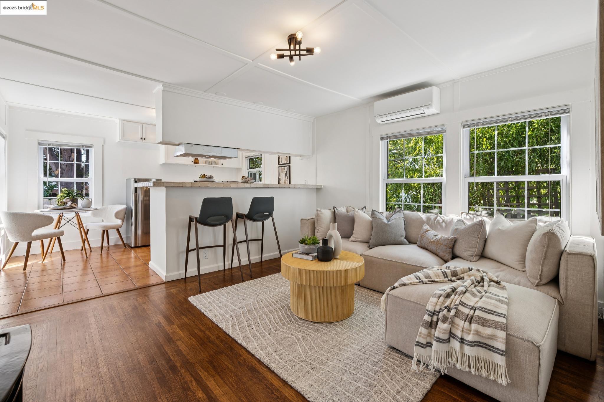 Detail Gallery Image 27 of 49 For 1642 10th St, Berkeley,  CA 94710 - 5 Beds | 3 Baths