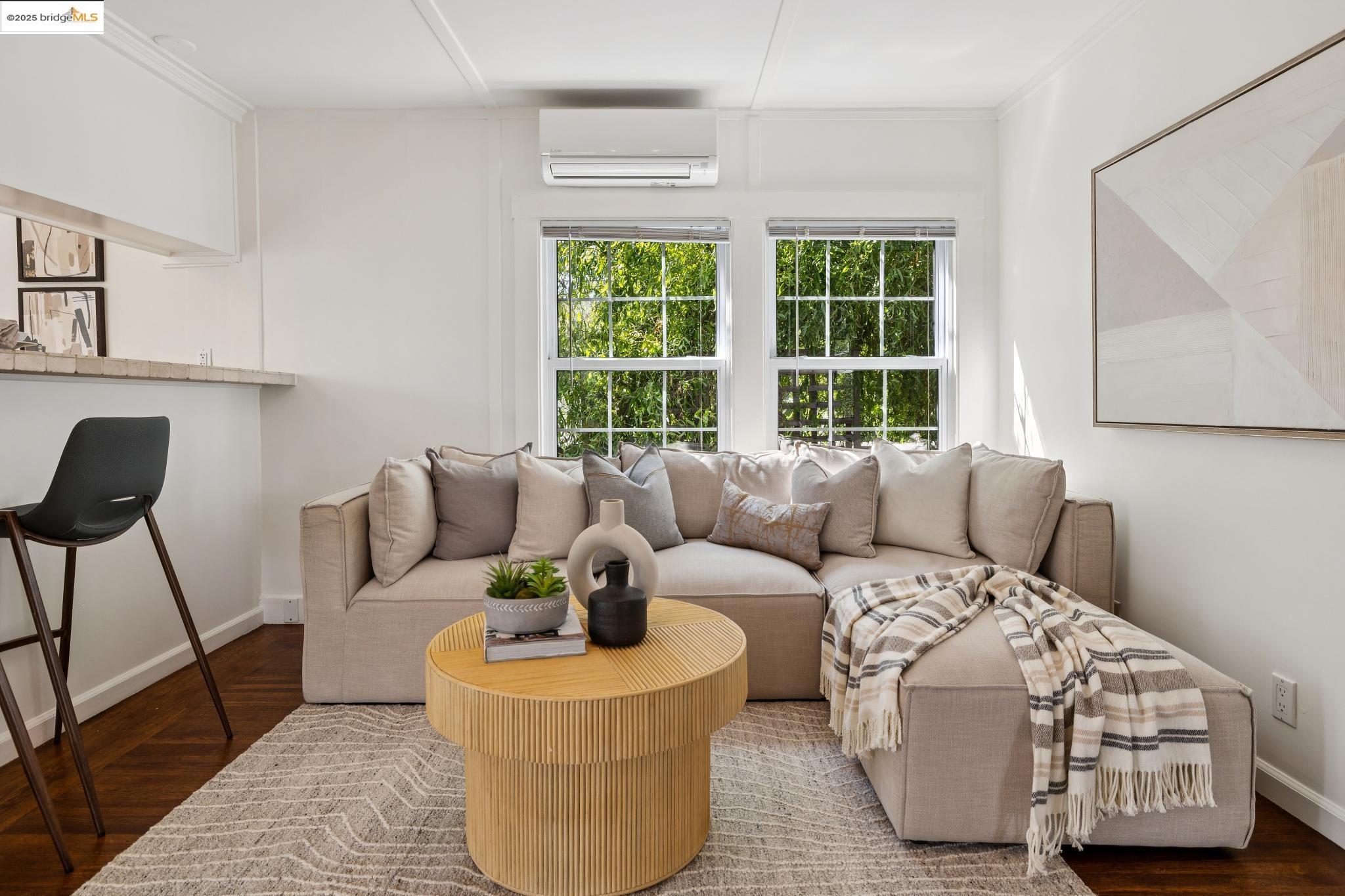 Detail Gallery Image 29 of 51 For 1642 10th St, Berkeley,  CA 94710 - 5 Beds | 3 Baths