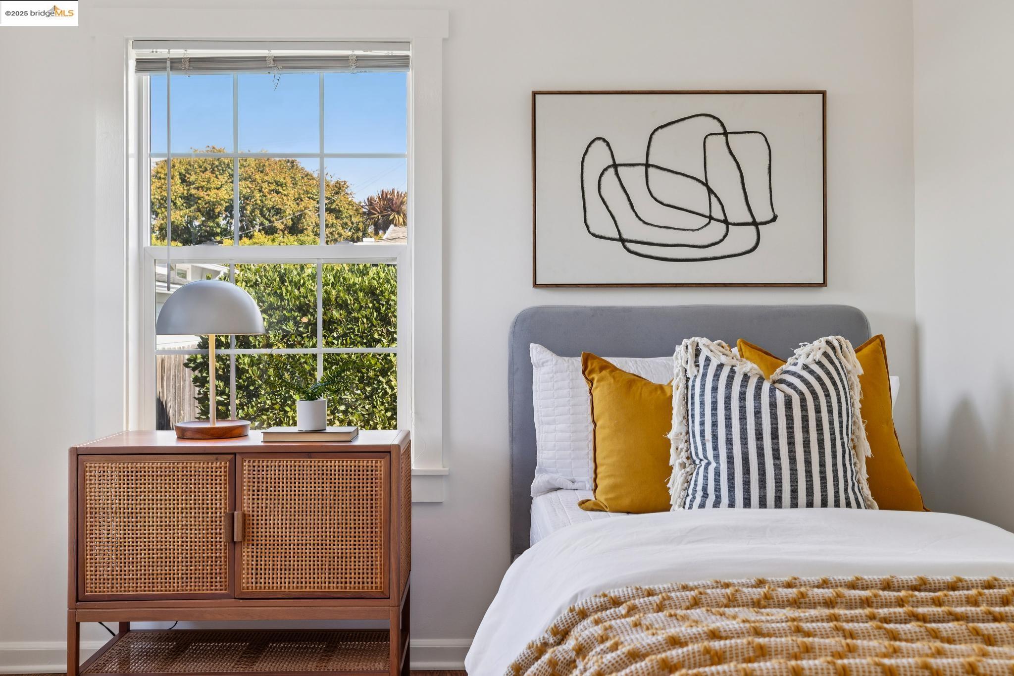 Detail Gallery Image 36 of 51 For 1642 10th St, Berkeley,  CA 94710 - 5 Beds | 3 Baths