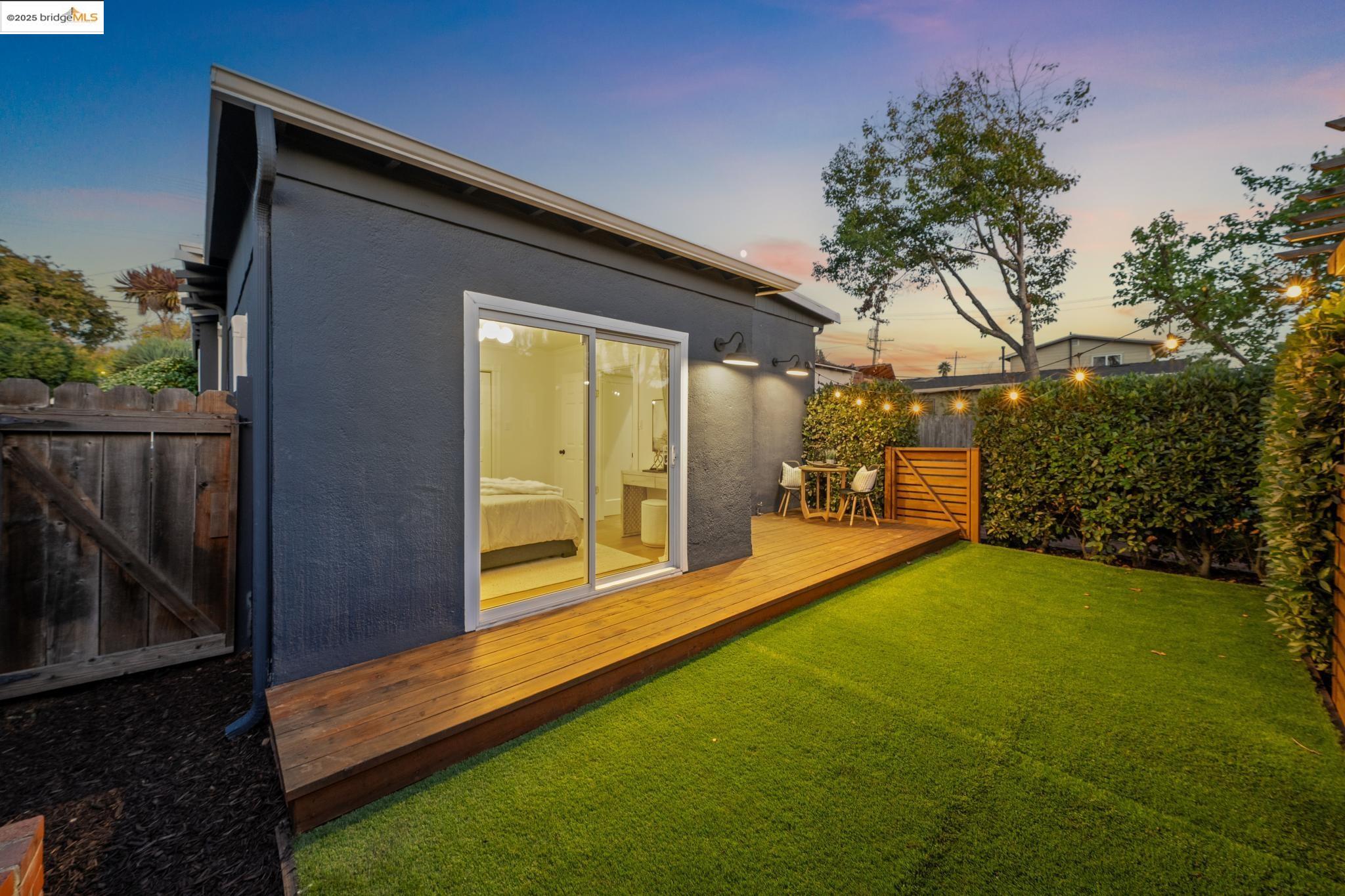 Detail Gallery Image 45 of 51 For 1642 10th St, Berkeley,  CA 94710 - 5 Beds | 3 Baths