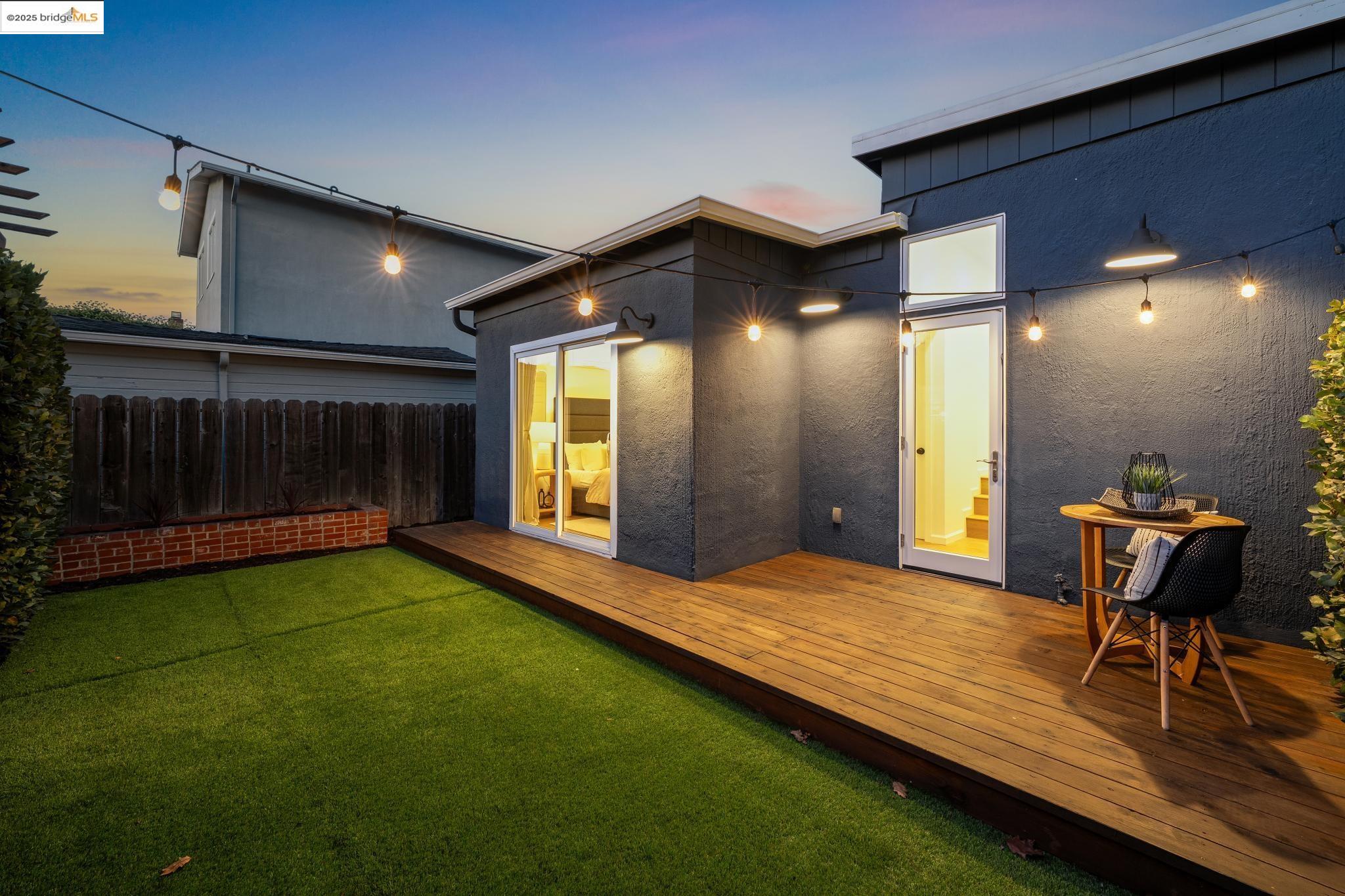 Detail Gallery Image 45 of 49 For 1642 10th St, Berkeley,  CA 94710 - 5 Beds | 3 Baths