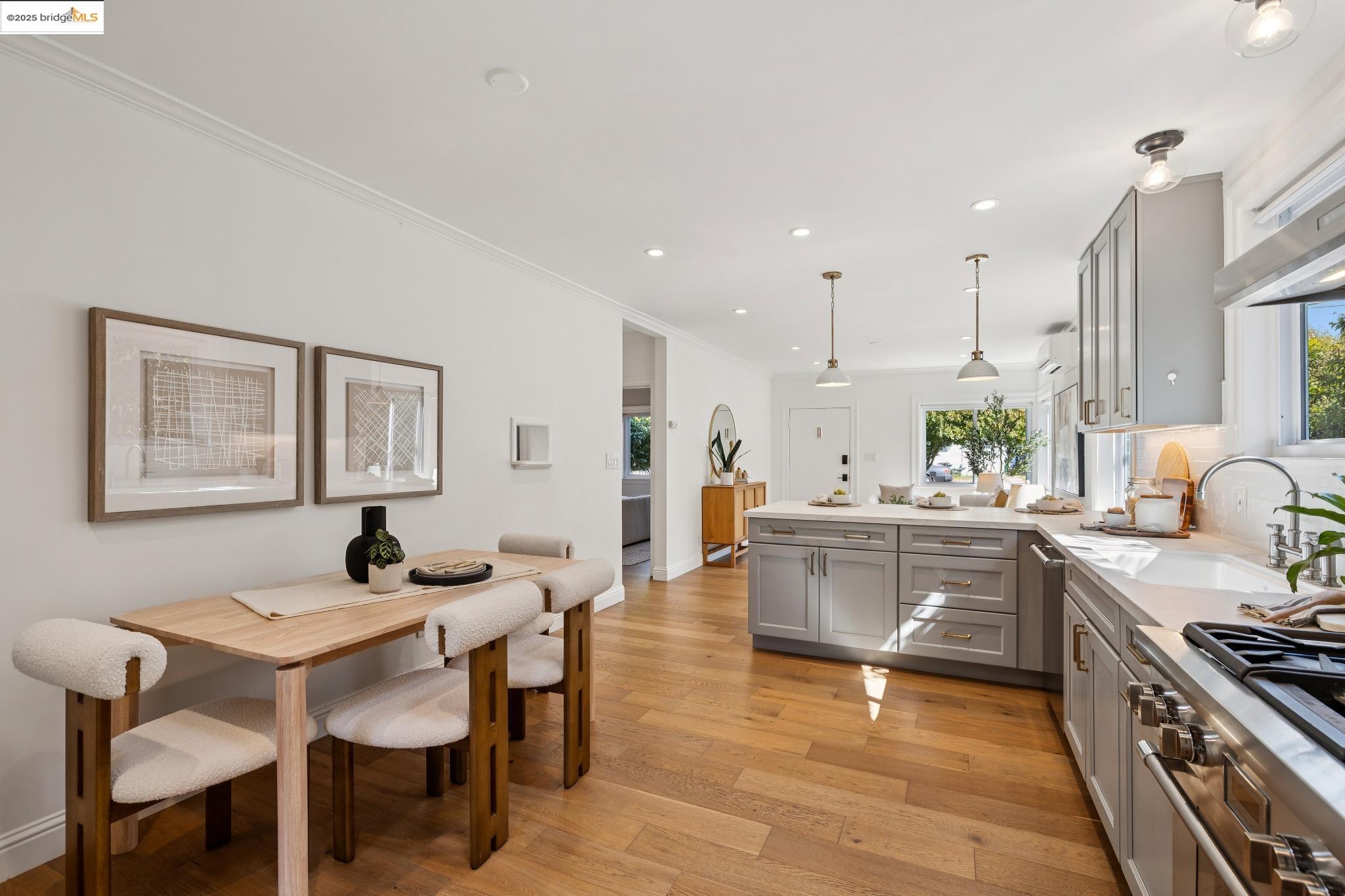 Detail Gallery Image 9 of 49 For 1642 10th St, Berkeley,  CA 94710 - 5 Beds | 3 Baths