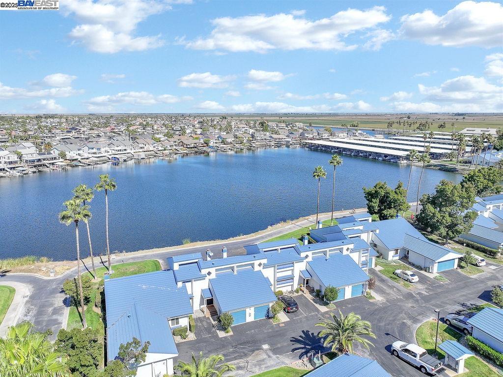 Detail Gallery Image 3 of 42 For 5727 Cutter Loop, Discovery Bay,  CA 94505 - 2 Beds | 2 Baths