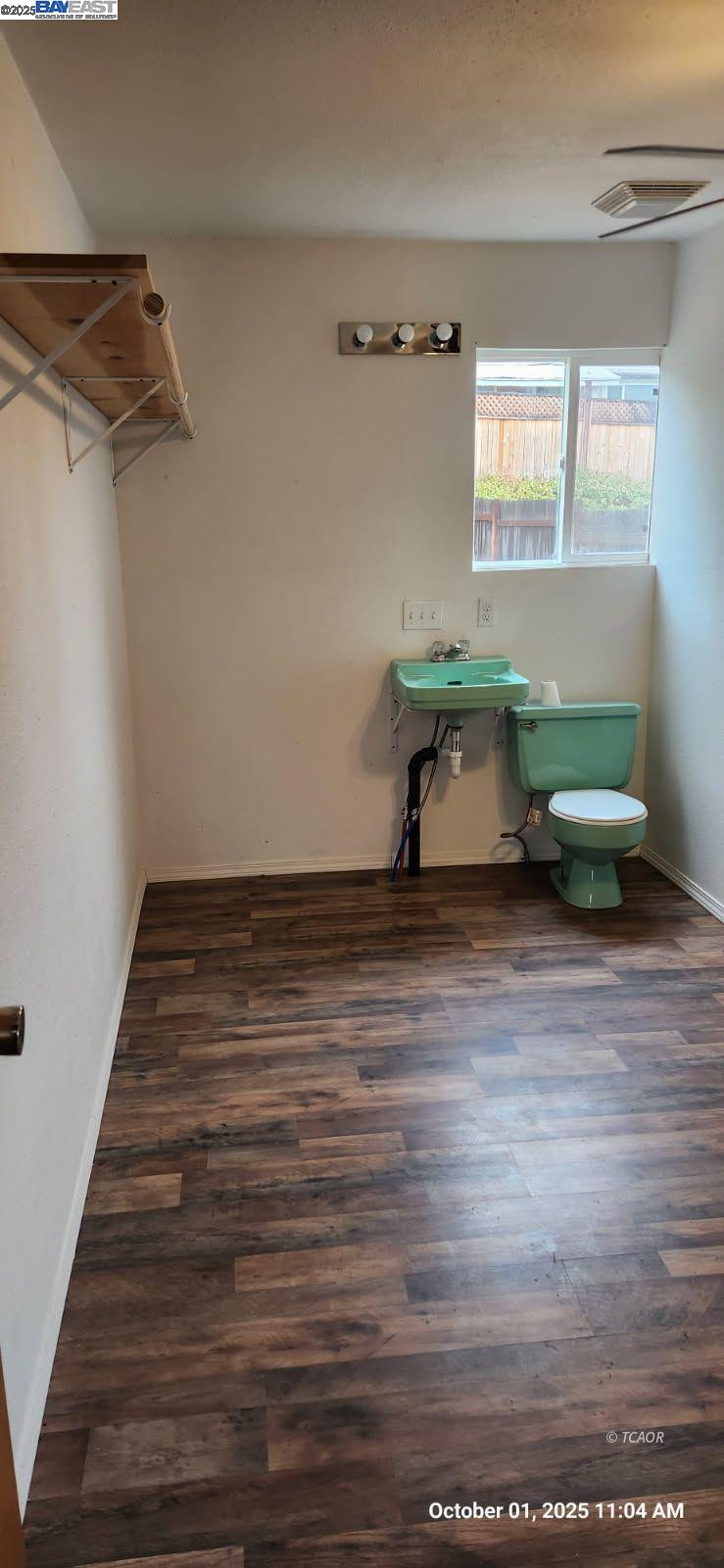 Detail Gallery Image 12 of 19 For 60 Mulligan St., Weaverville,  CA 96093 - 2 Beds | 2 Baths