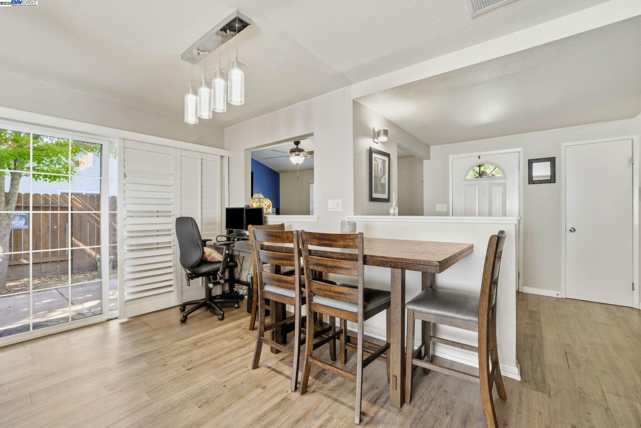 Detail Gallery Image 12 of 33 For 9436 Bravo Way, Sacramento,  CA 95826 - 3 Beds | 2 Baths