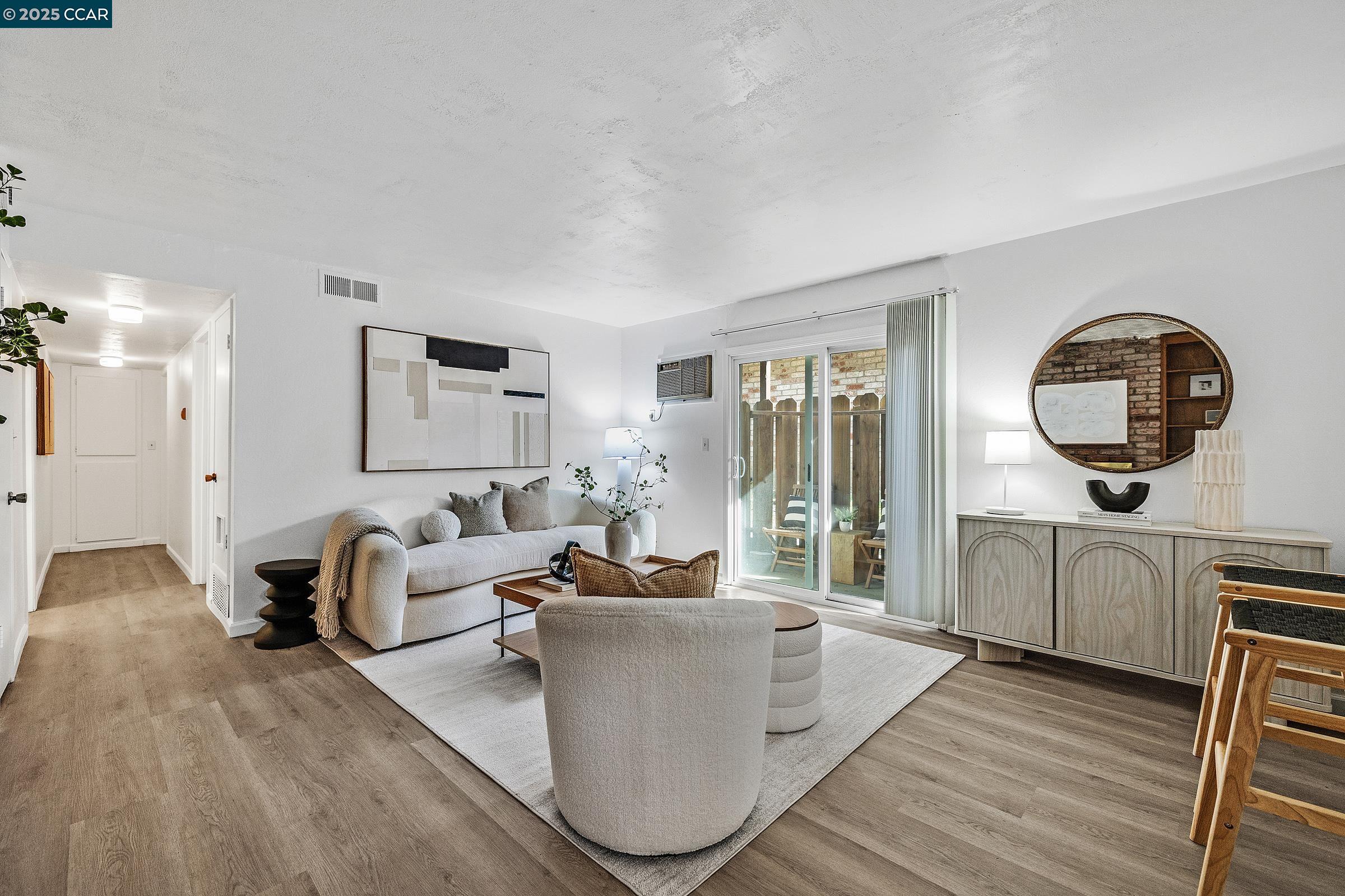 Photo #6: 41114121 Listing: Photo #6