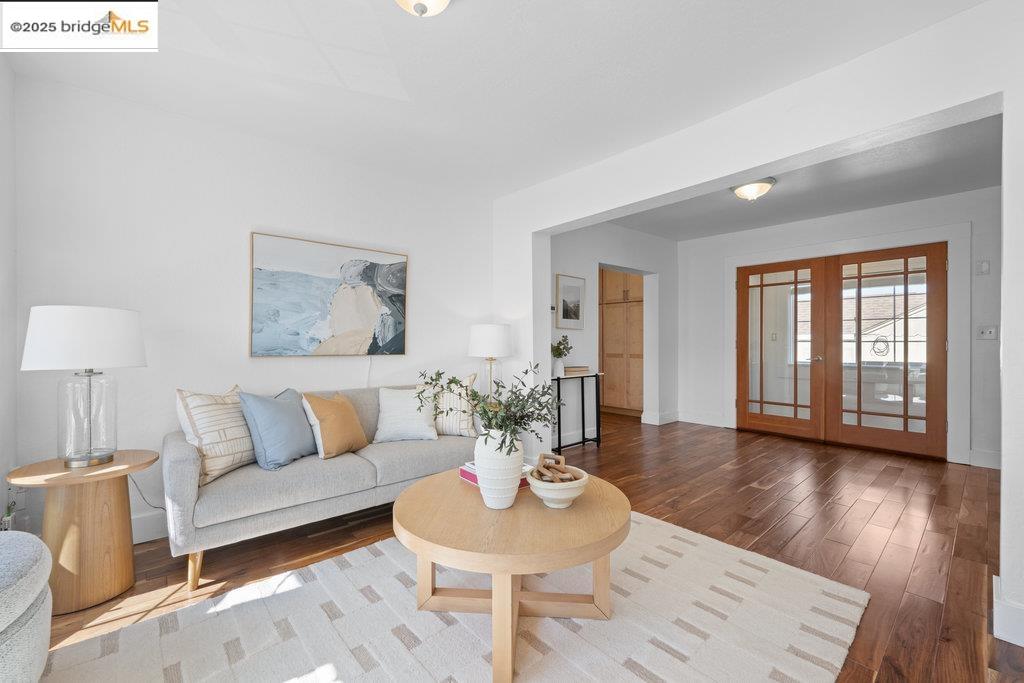 Front Image Thumbnail for EB41114122