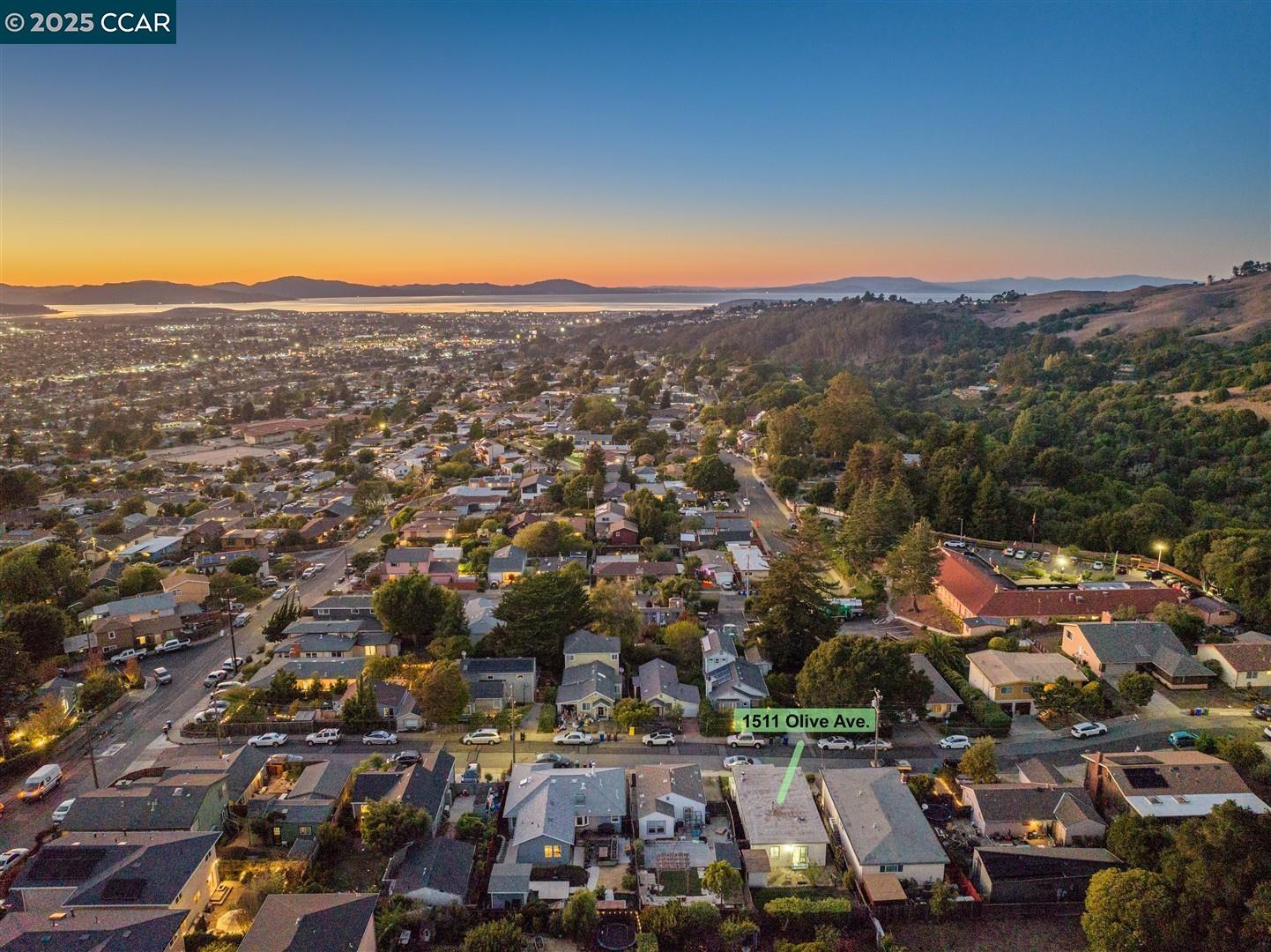 Detail Gallery Image 3 of 36 For 1511 Olive Ave, Richmond,  CA 94805 - 2 Beds | 2 Baths