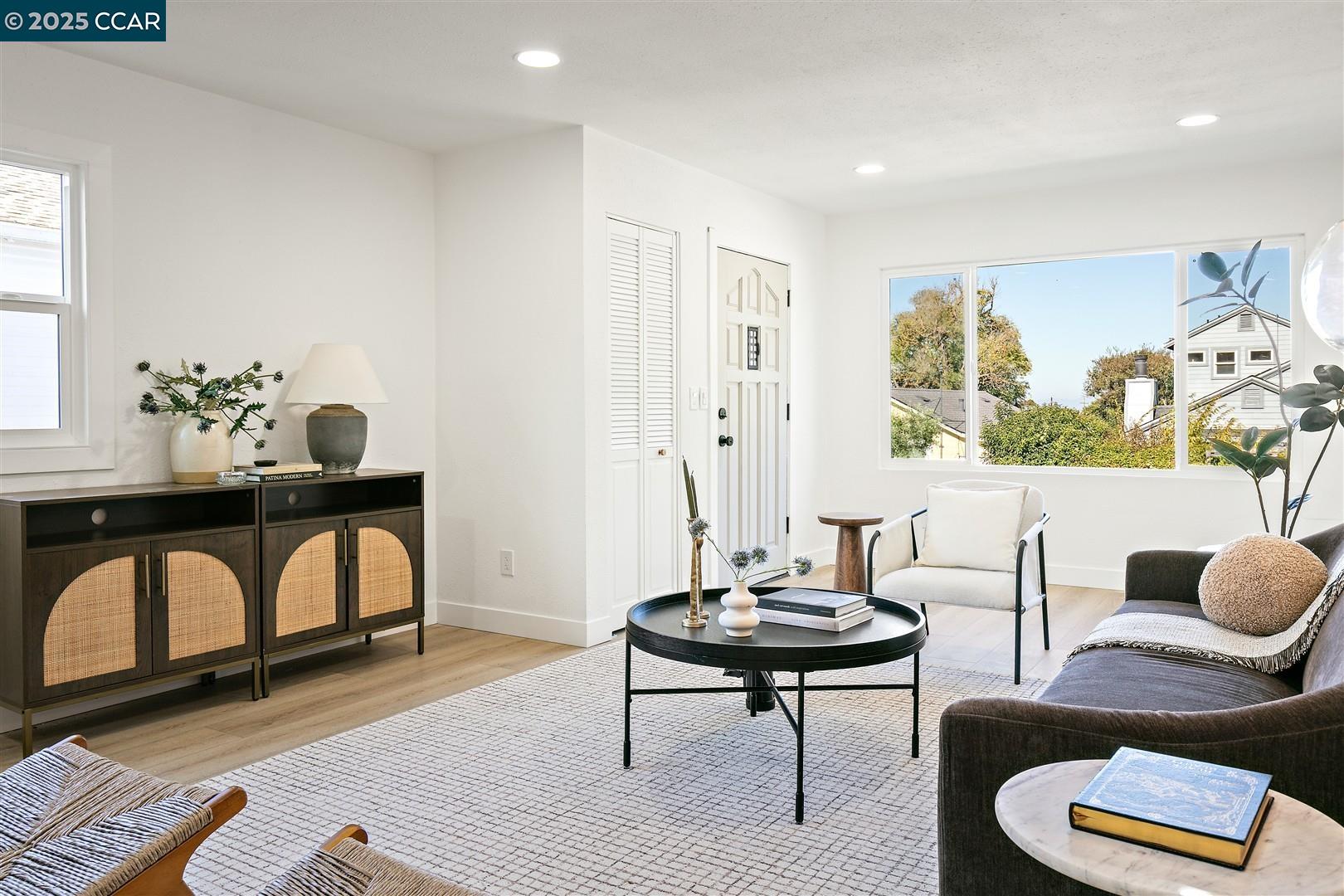 Detail Gallery Image 6 of 36 For 1511 Olive Ave, Richmond,  CA 94805 - 2 Beds | 2 Baths