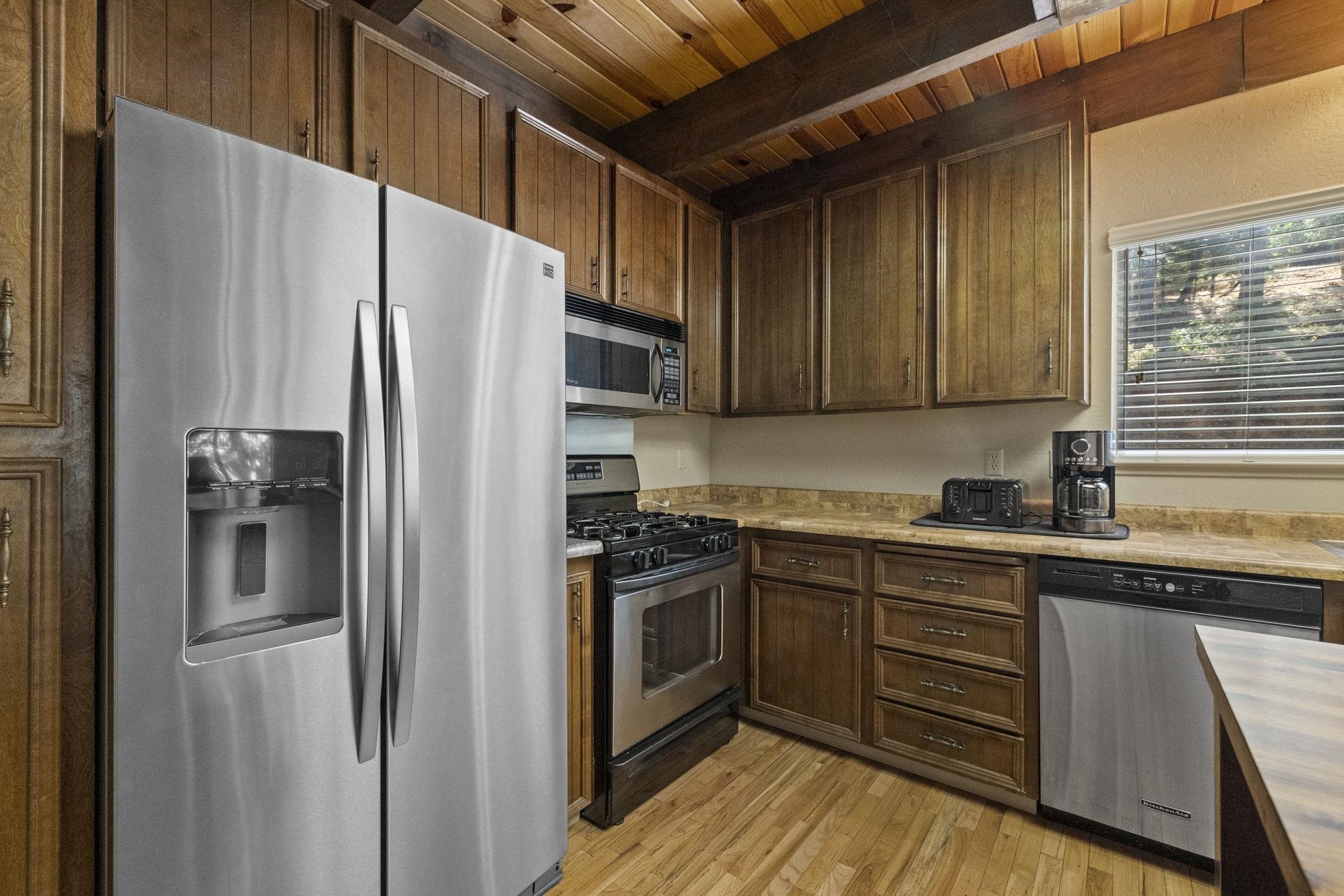 Detail Gallery Image 5 of 22 For 24018 Tuyu, Mi Wuk Village,  CA 95346 - 3 Beds | 2 Baths