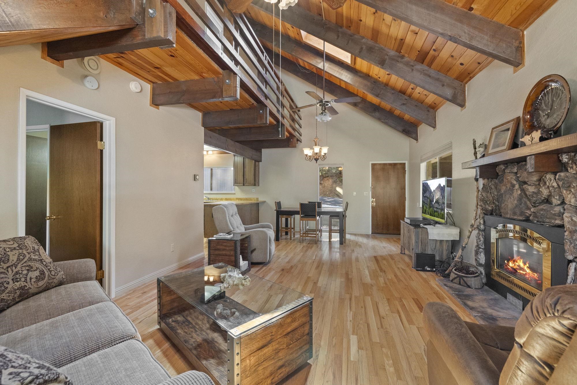 Detail Gallery Image 10 of 22 For 24018 Tuyu, Mi Wuk Village,  CA 95346 - 3 Beds | 2 Baths