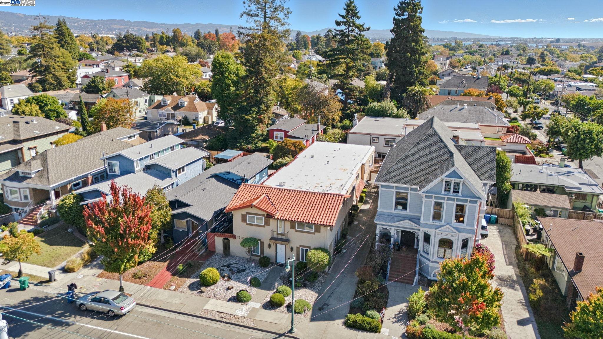 Detail Gallery Image 32 of 35 For 1210 Broadway a,  Alameda,  CA 94501 - 3 Beds | 2 Baths