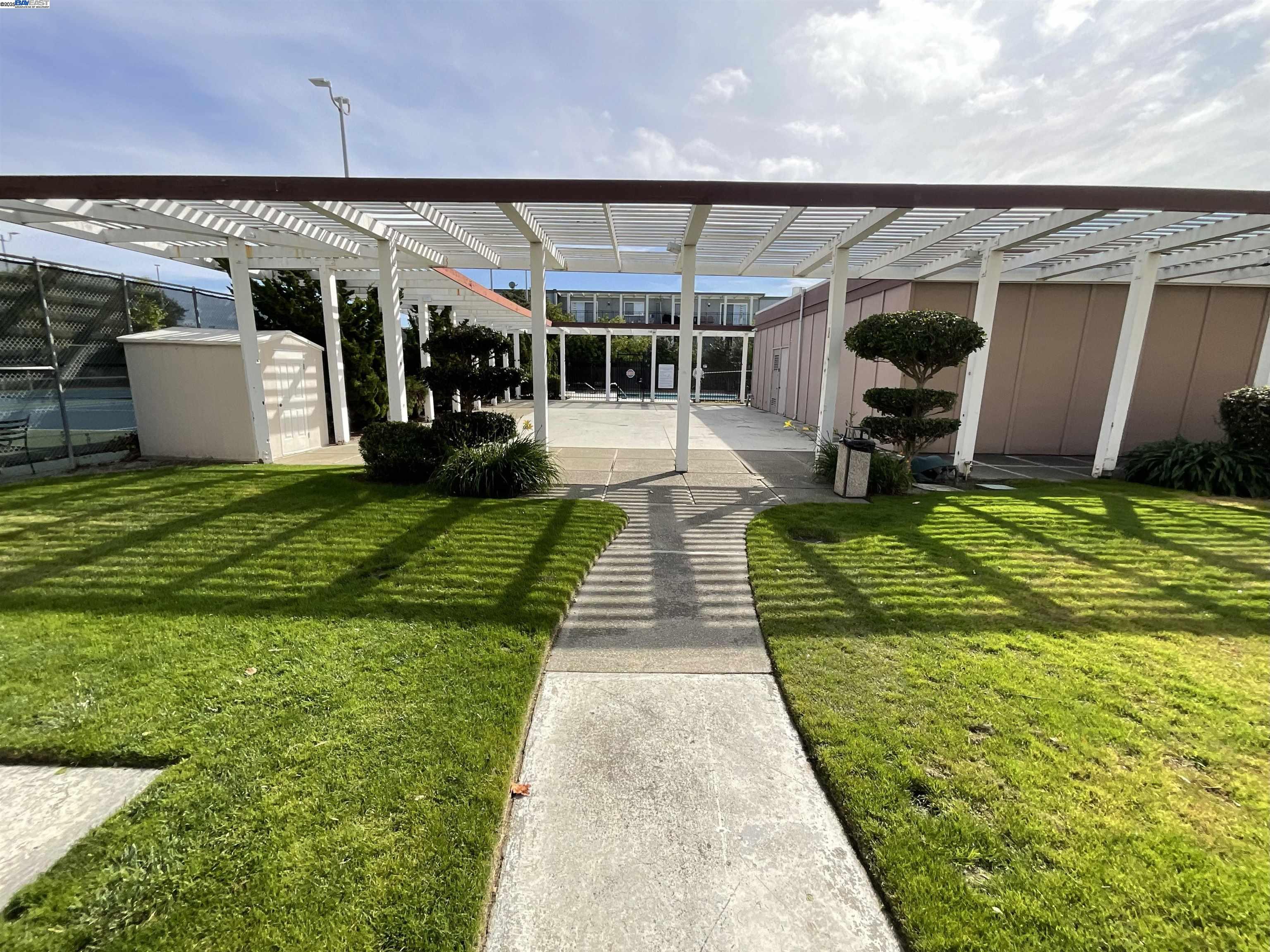 Detail Gallery Image 23 of 32 For 1102 Admiralty Ln, Foster City,  CA 94404 - 1 Beds | 1 Baths