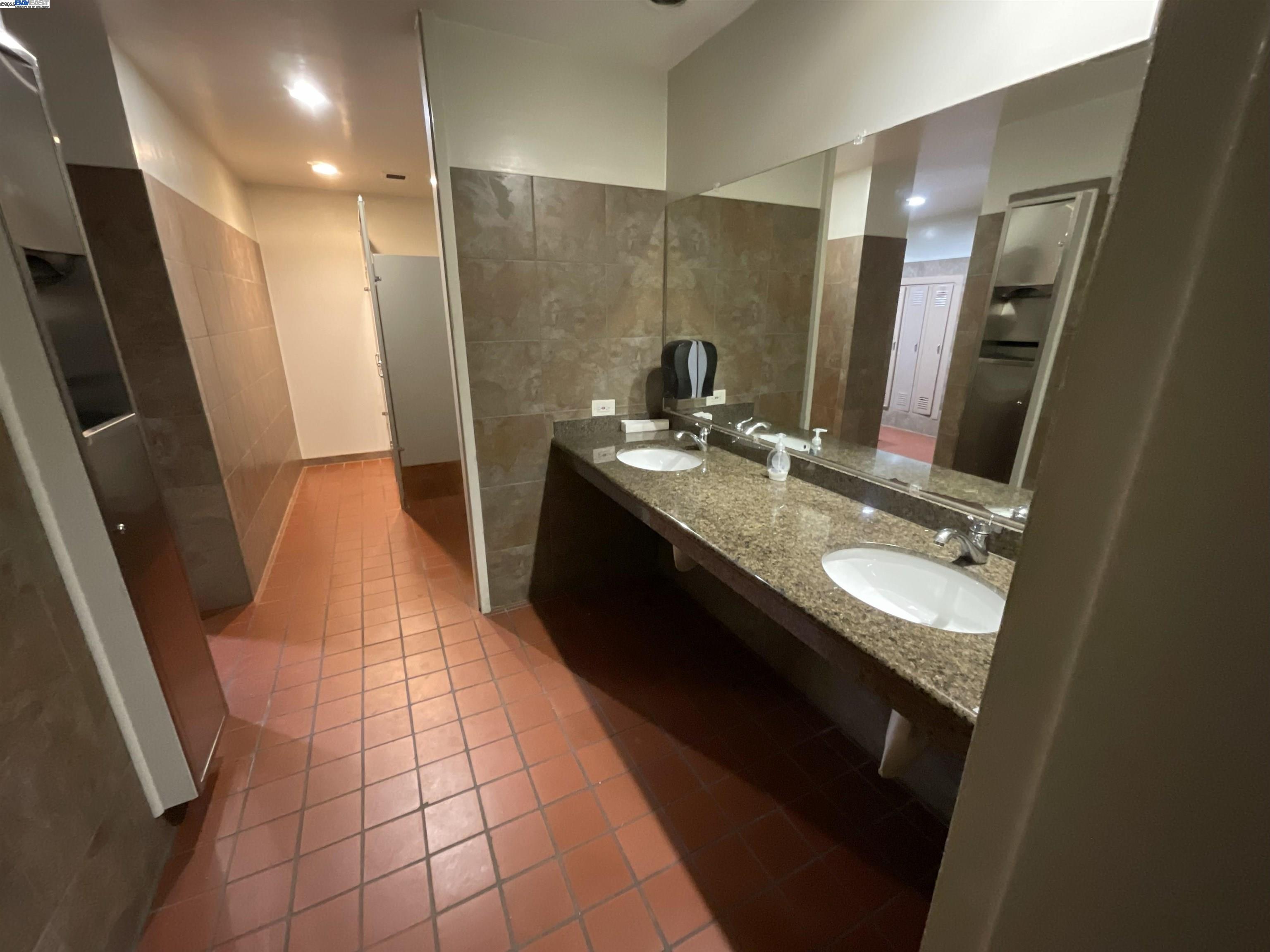 Detail Gallery Image 27 of 32 For 1102 Admiralty Ln, Foster City,  CA 94404 - 1 Beds | 1 Baths