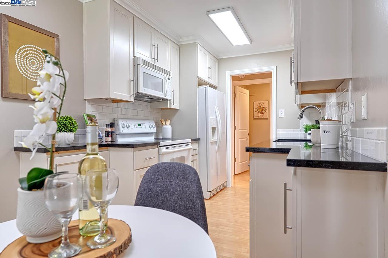 Detail Gallery Image 13 of 36 For 1131 Compass Ln #108,  Foster City,  CA 94404 - 1 Beds | 1 Baths