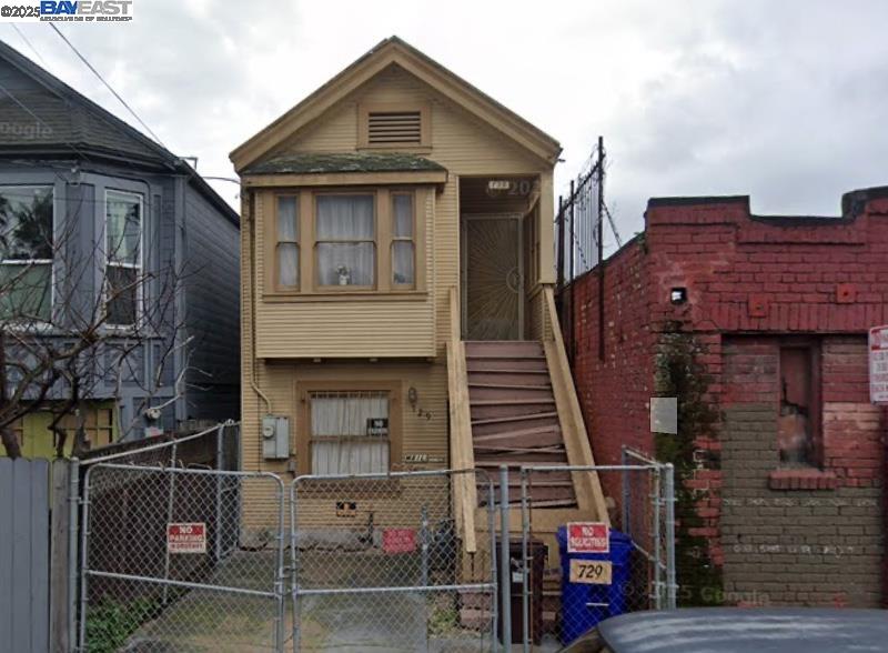 Detail Gallery Image 1 of 1 For 729 26th St, Oakland,  CA 94612 - 1 Beds | 1 Baths