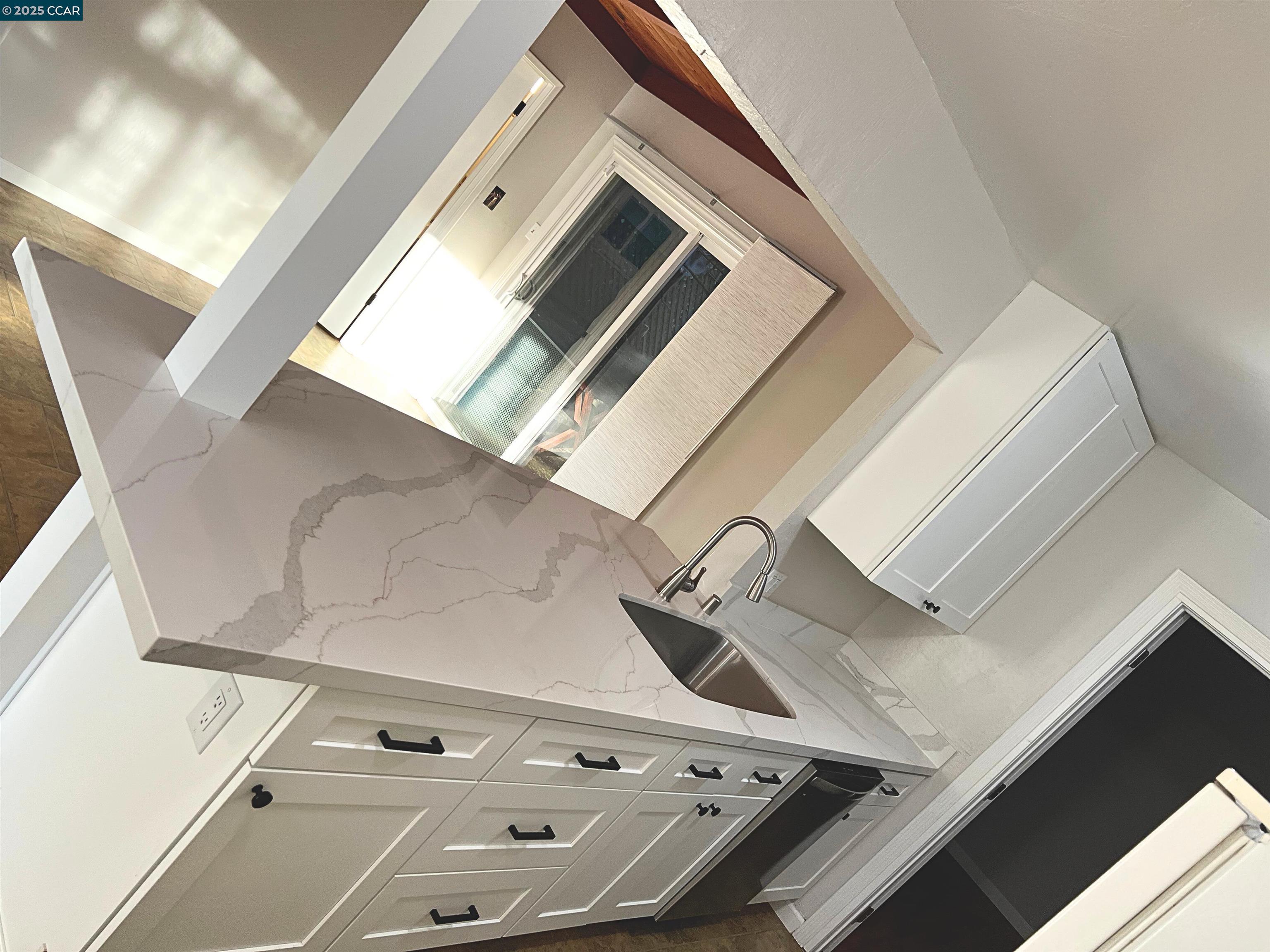 Detail Gallery Image 13 of 28 For 520 Dawkins Dr, Lafayette,  CA 94549 - 4 Beds | 2/1 Baths