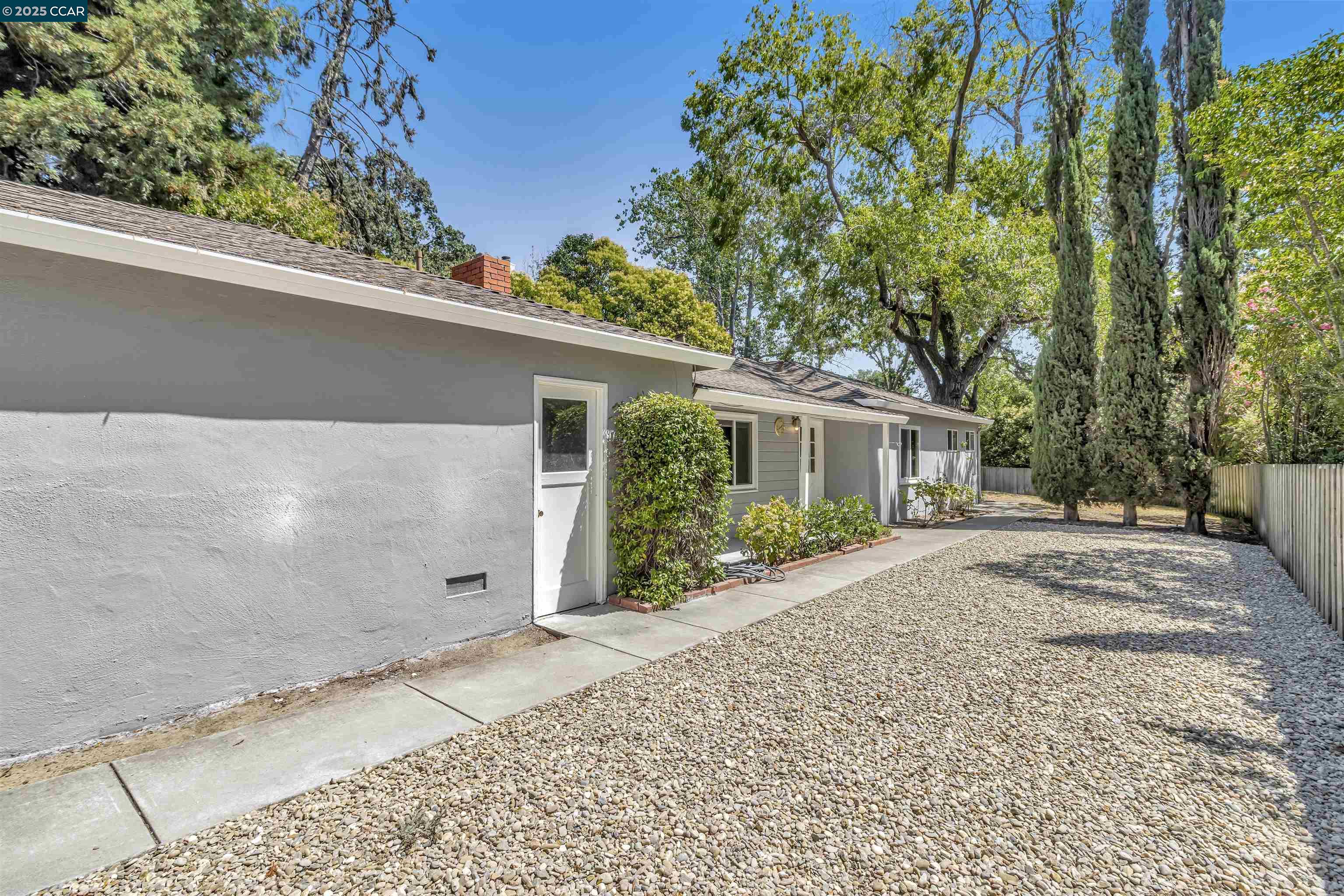 Detail Gallery Image 5 of 28 For 520 Dawkins Dr, Lafayette,  CA 94549 - 4 Beds | 2/1 Baths