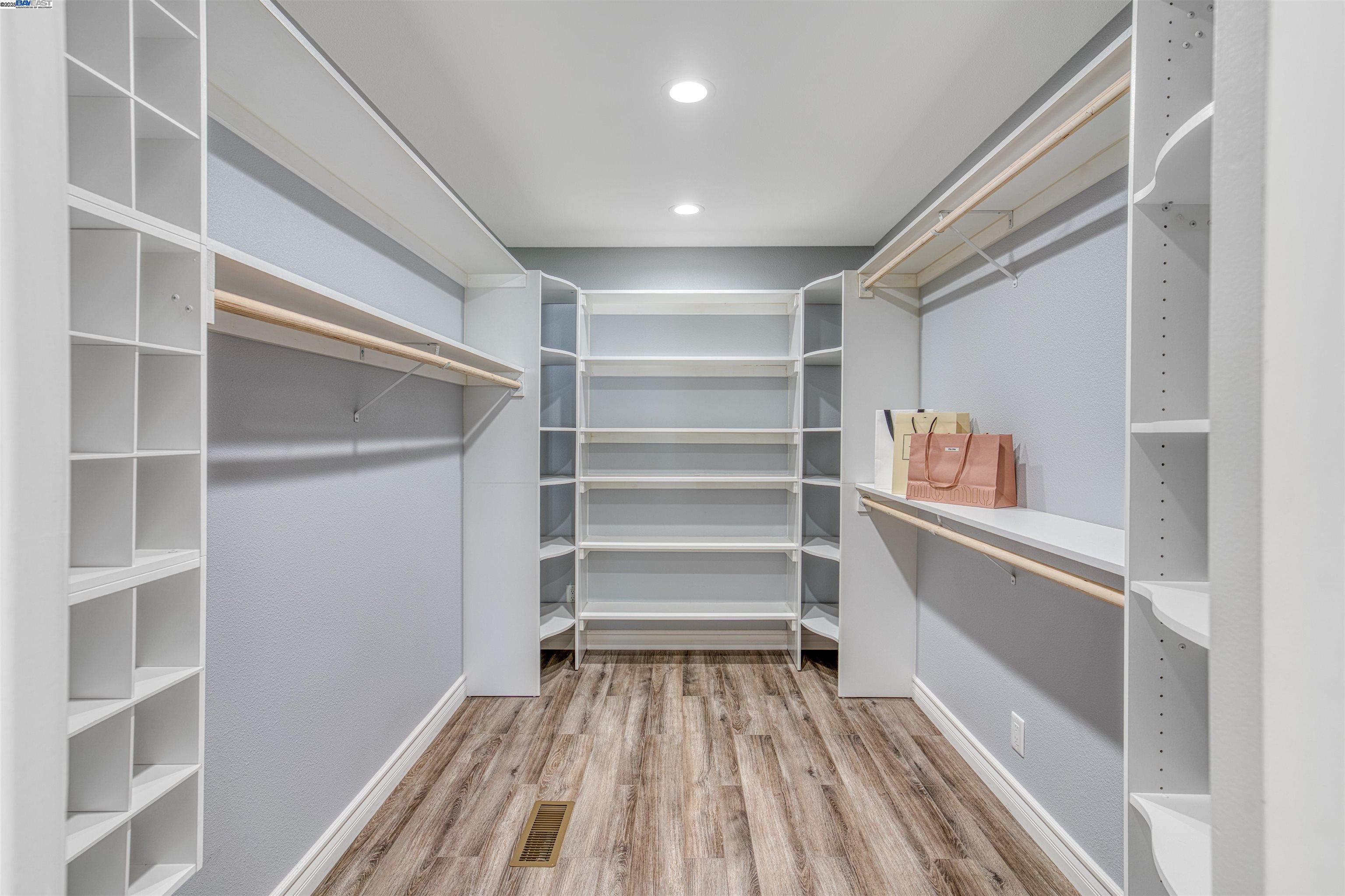 Detail Gallery Image 24 of 60 For 228 Prague Drive, San Jose,  CA 95119 - 5 Beds | 3/1 Baths