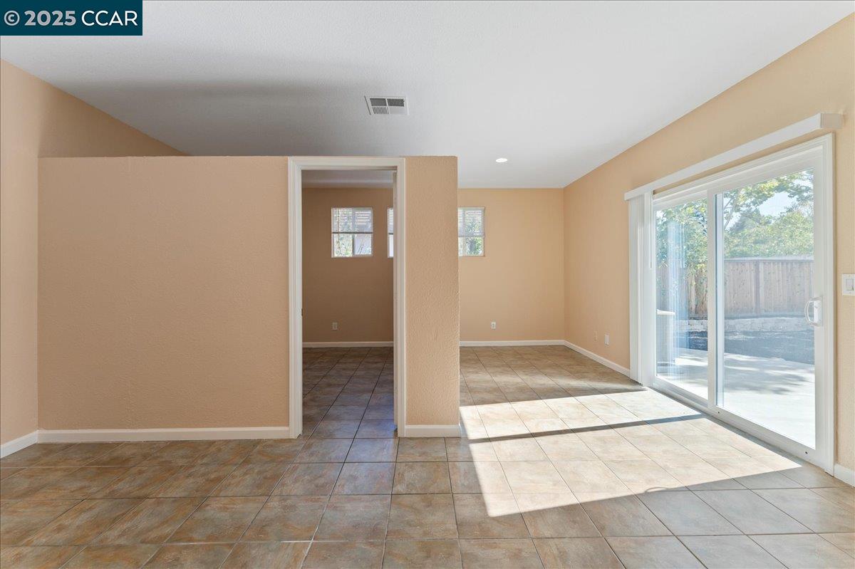 Detail Gallery Image 24 of 34 For 4651 Shetland Way, Antioch,  CA 94531 - 5 Beds | 3 Baths