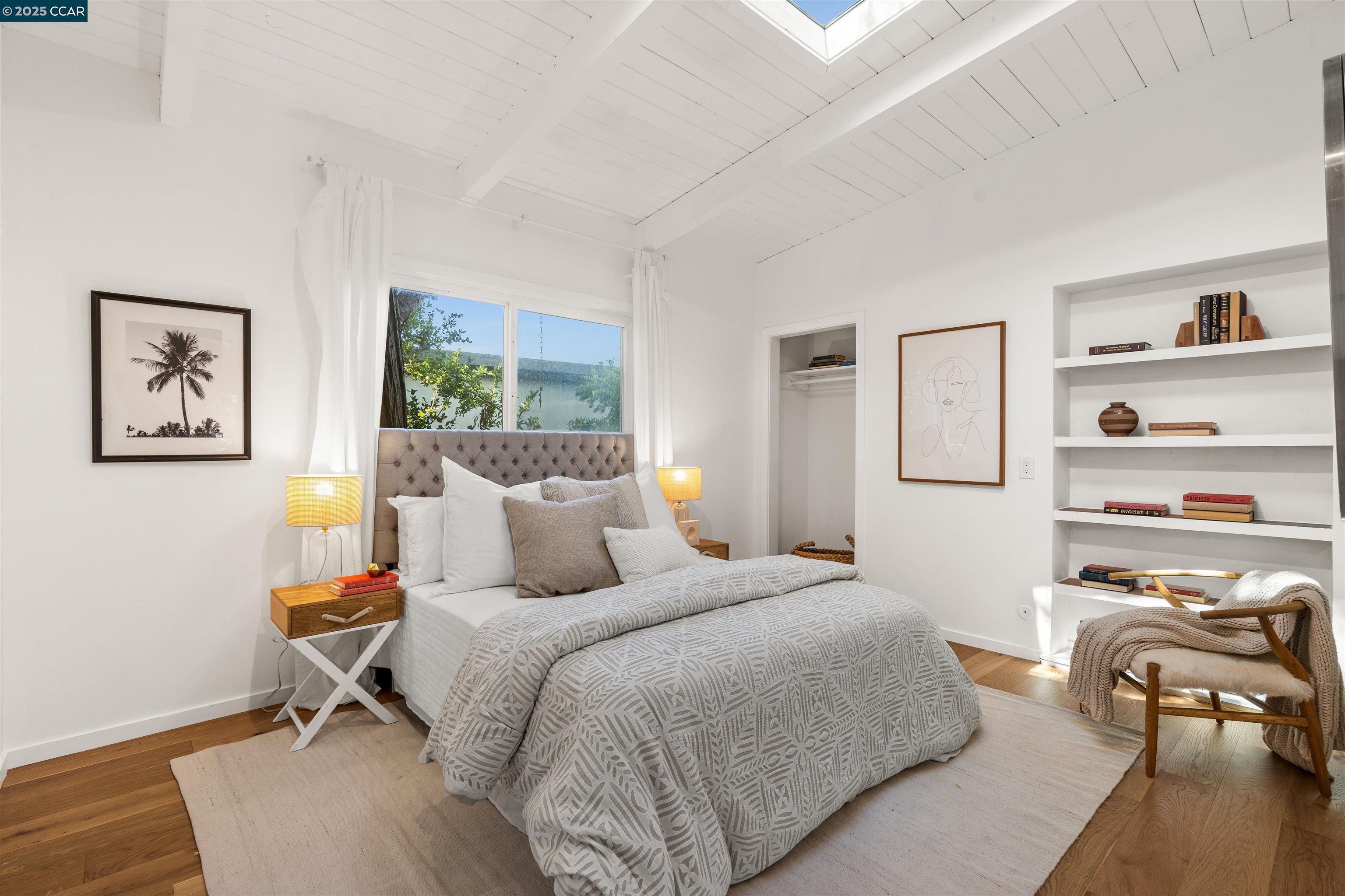 Detail Gallery Image 18 of 54 For 5915 Alhambra, Oakland,  CA 94611-2227 - 4 Beds | 3 Baths