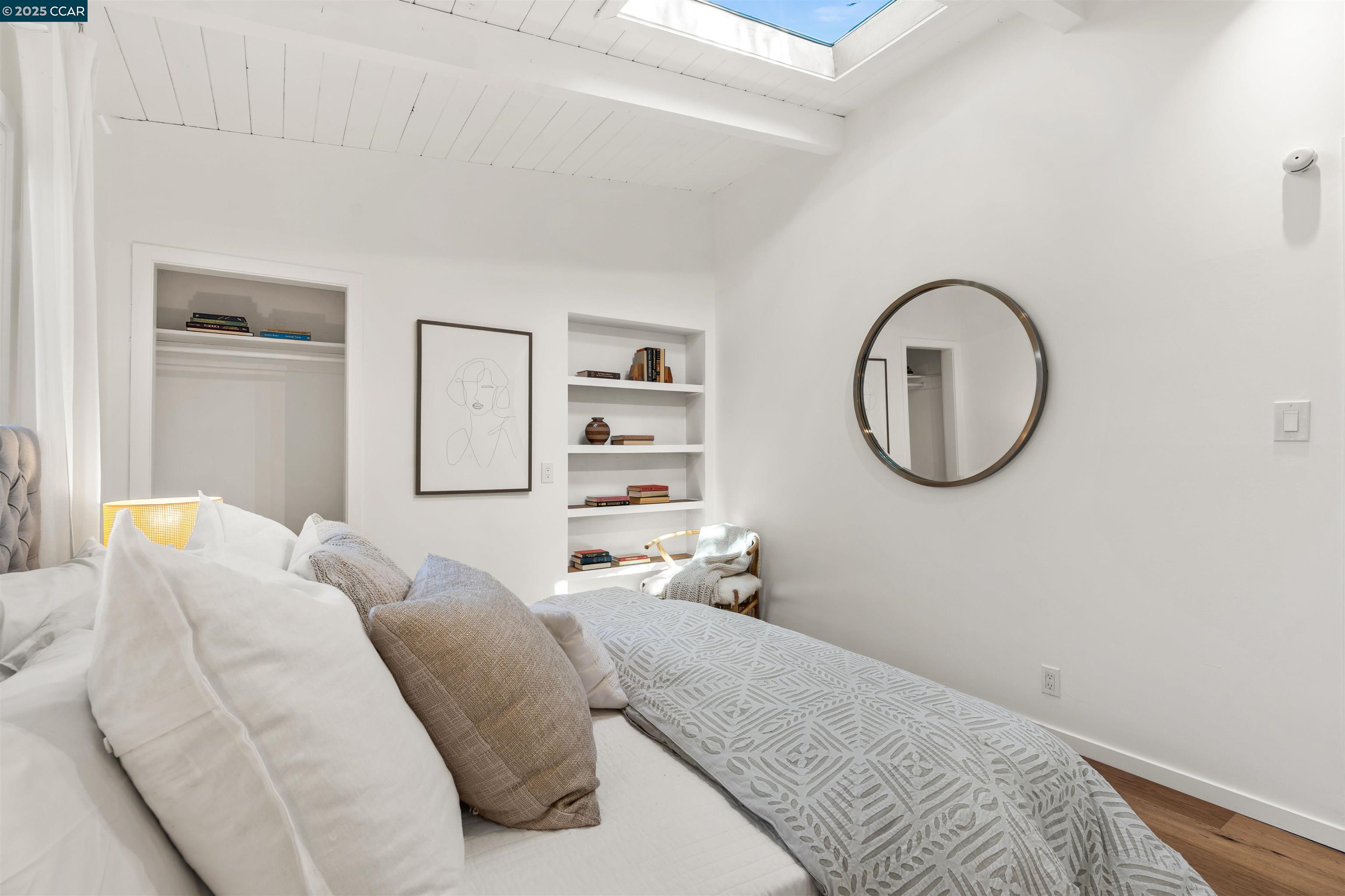 Detail Gallery Image 20 of 54 For 5915 Alhambra, Oakland,  CA 94611-2227 - 4 Beds | 3 Baths