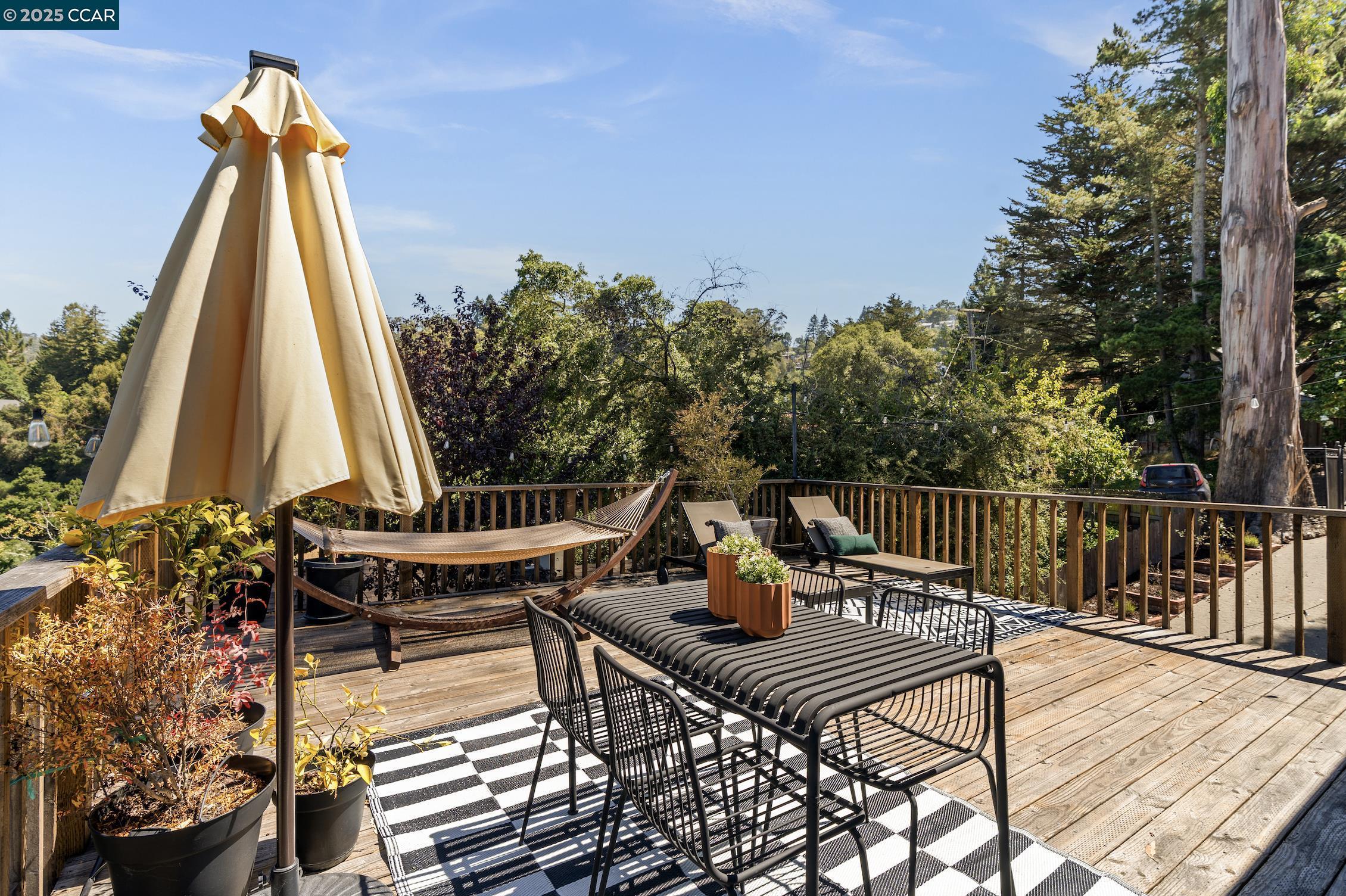 Detail Gallery Image 36 of 54 For 5915 Alhambra, Oakland,  CA 94611-2227 - 4 Beds | 3 Baths