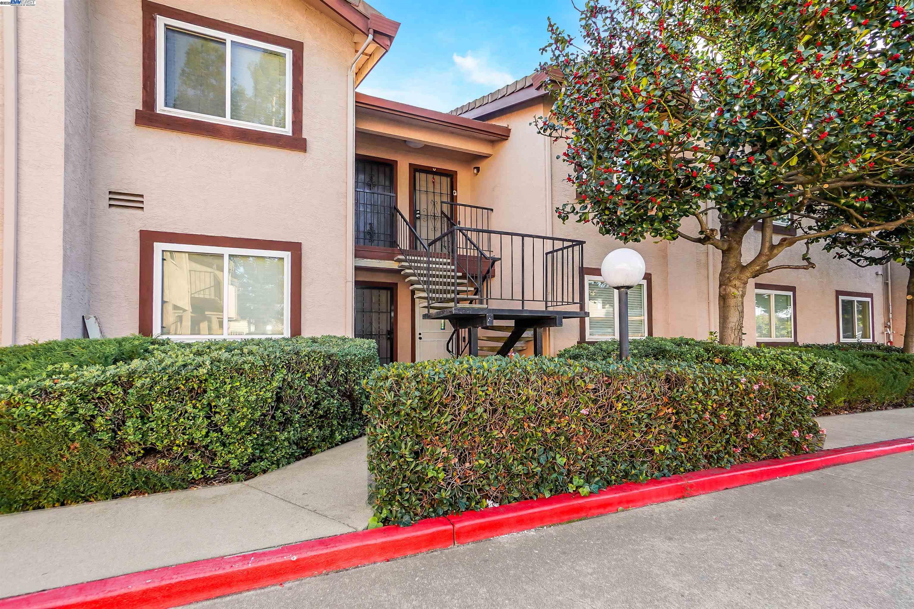 Detail Gallery Image 2 of 16 For 920 Elgin St #G,  San Lorenzo,  CA 94580 - 2 Beds | 2 Baths