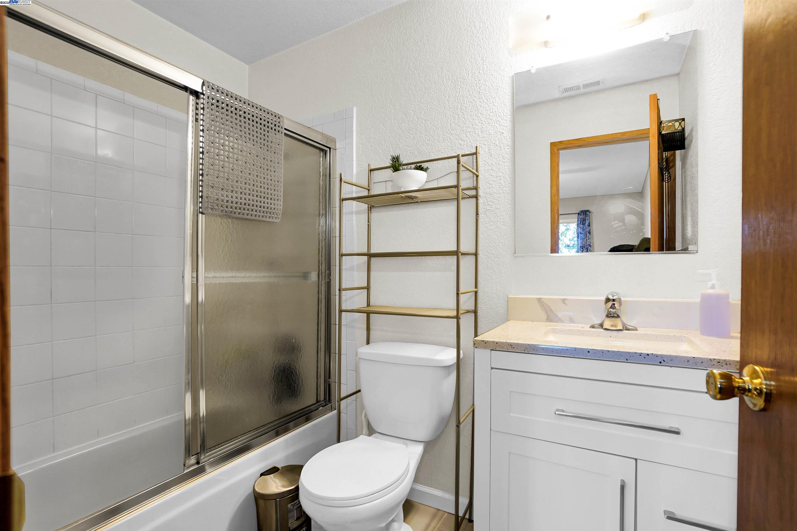 Detail Gallery Image 14 of 16 For 920 Elgin St #G,  San Lorenzo,  CA 94580 - 2 Beds | 2 Baths