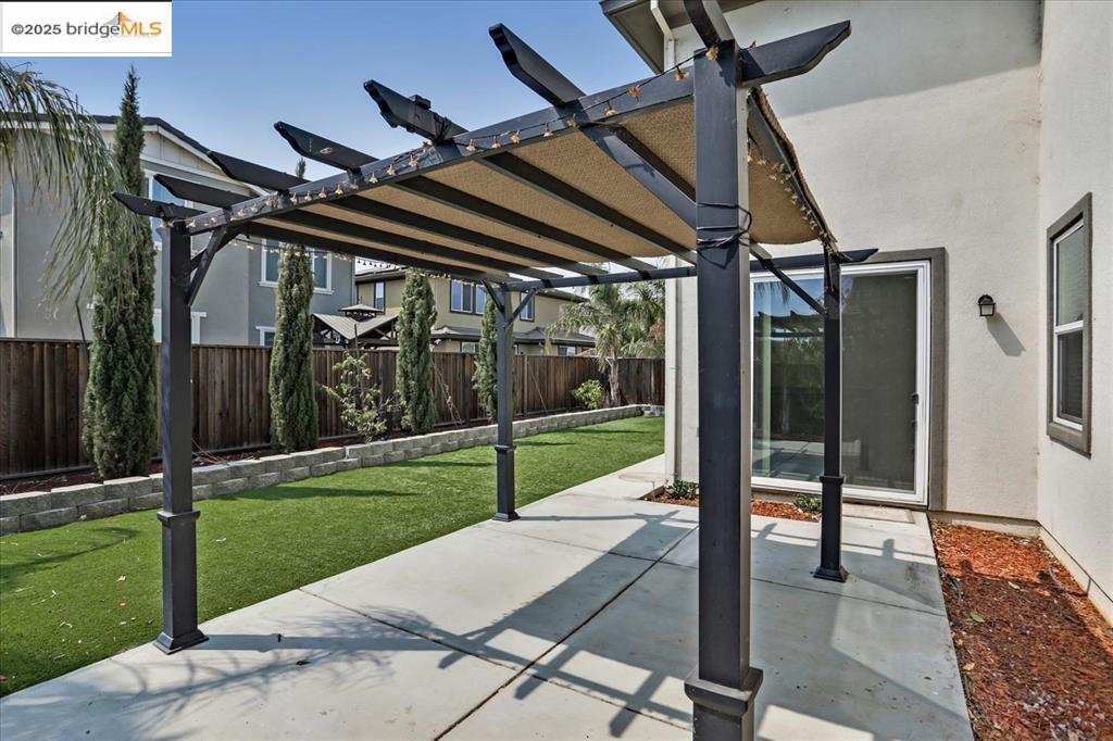 Detail Gallery Image 23 of 26 For 809 Bluestone Dr, Oakley,  CA 94561-3066 - 4 Beds | 3 Baths