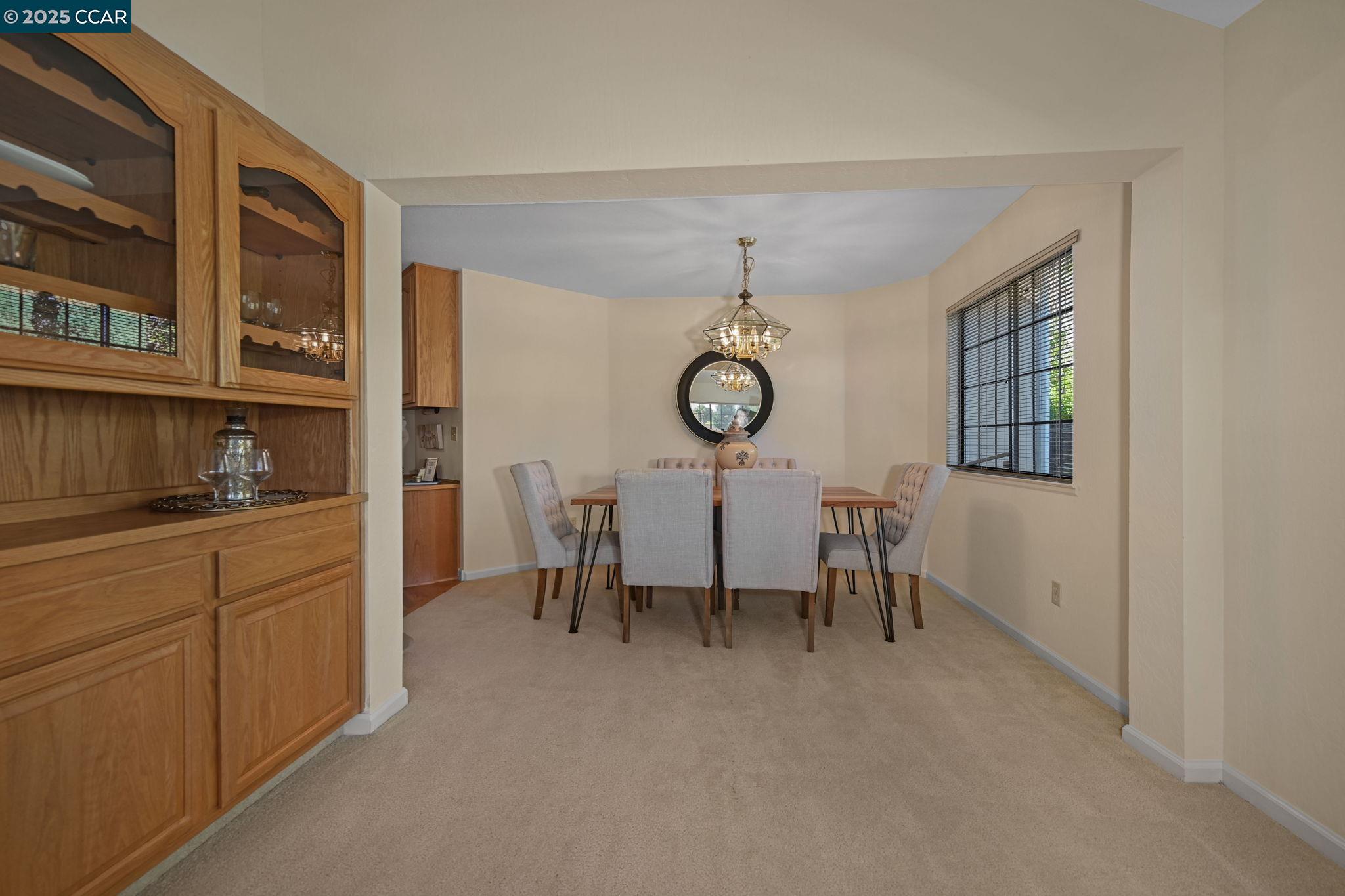 Detail Gallery Image 14 of 46 For 1075 Irwin Court, Concord,  CA 94518 - 4 Beds | 3 Baths