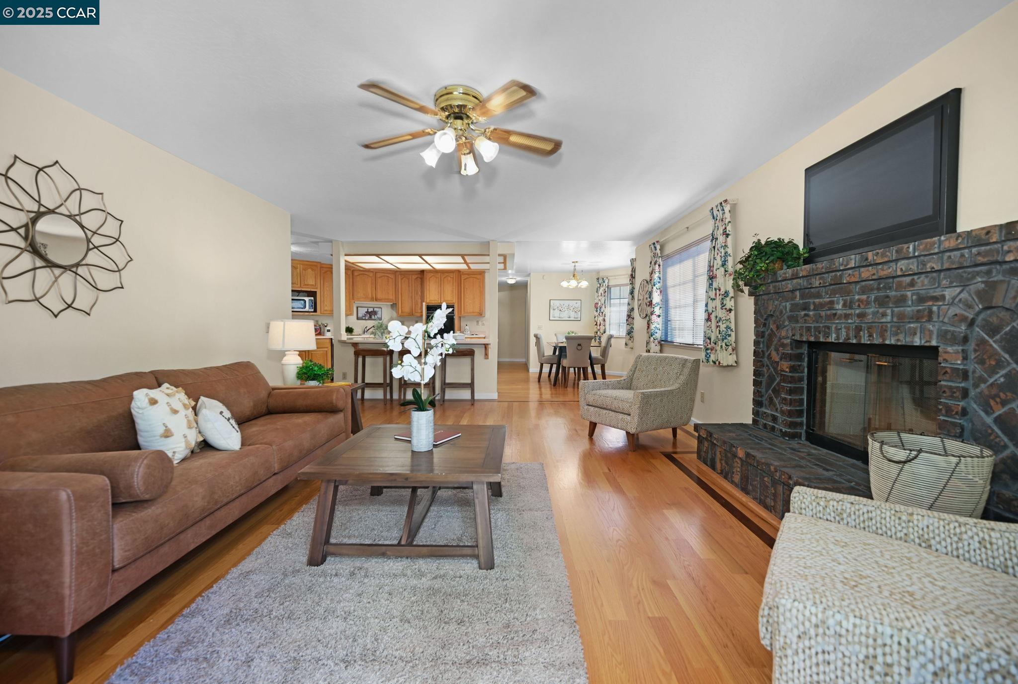 Detail Gallery Image 20 of 46 For 1075 Irwin Court, Concord,  CA 94518 - 4 Beds | 3 Baths