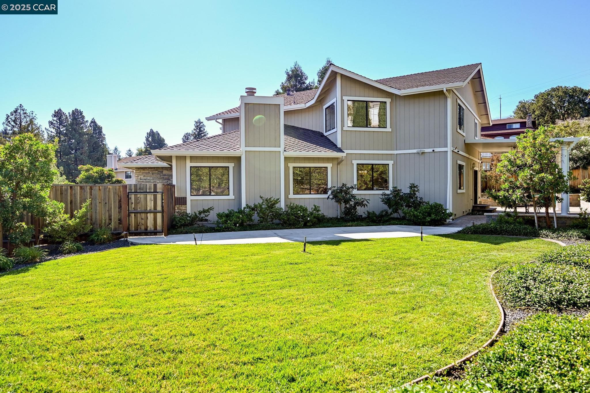 Detail Gallery Image 38 of 46 For 1075 Irwin Court, Concord,  CA 94518 - 4 Beds | 3 Baths