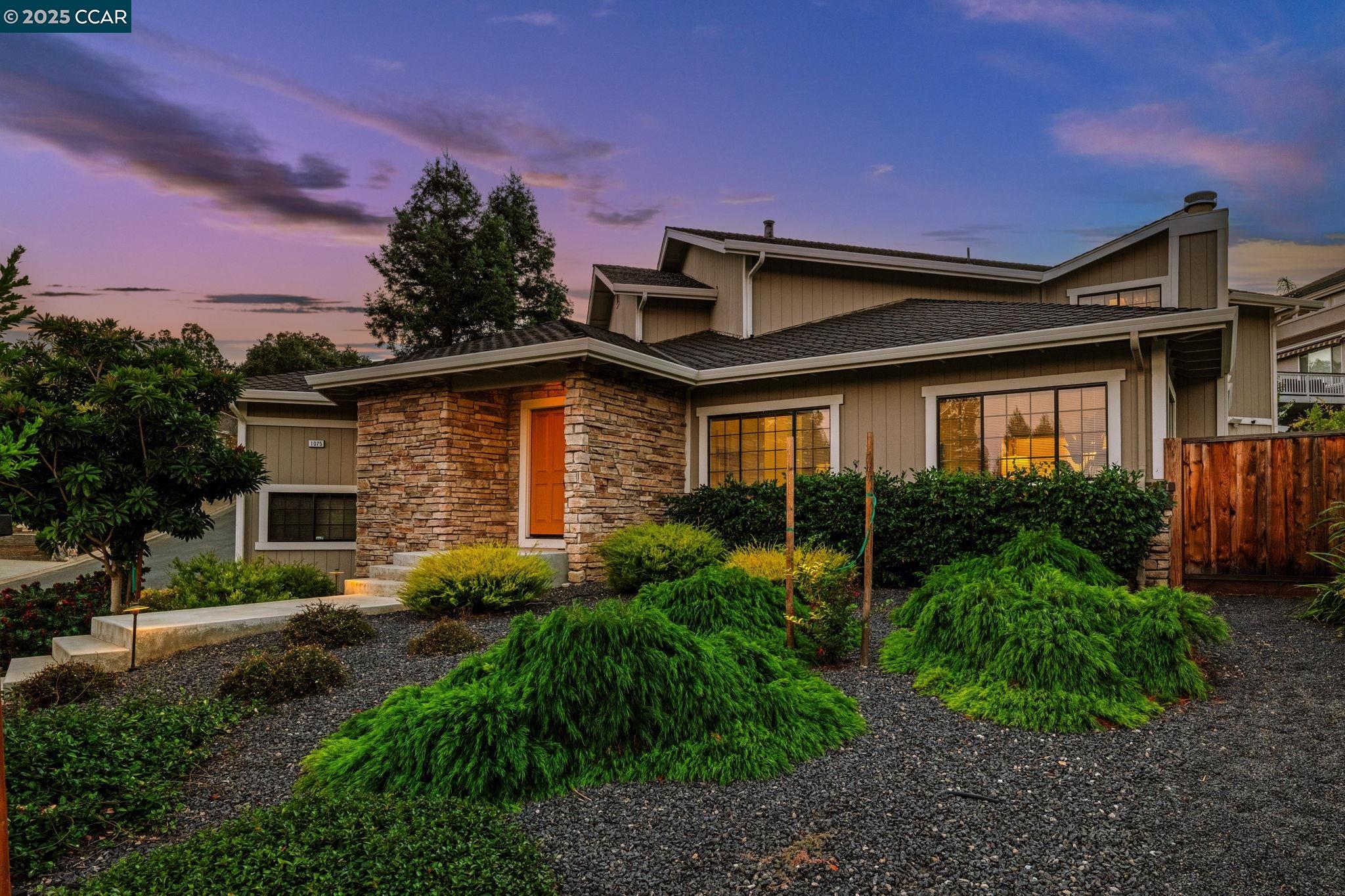 Detail Gallery Image 6 of 46 For 1075 Irwin Court, Concord,  CA 94518 - 4 Beds | 3 Baths