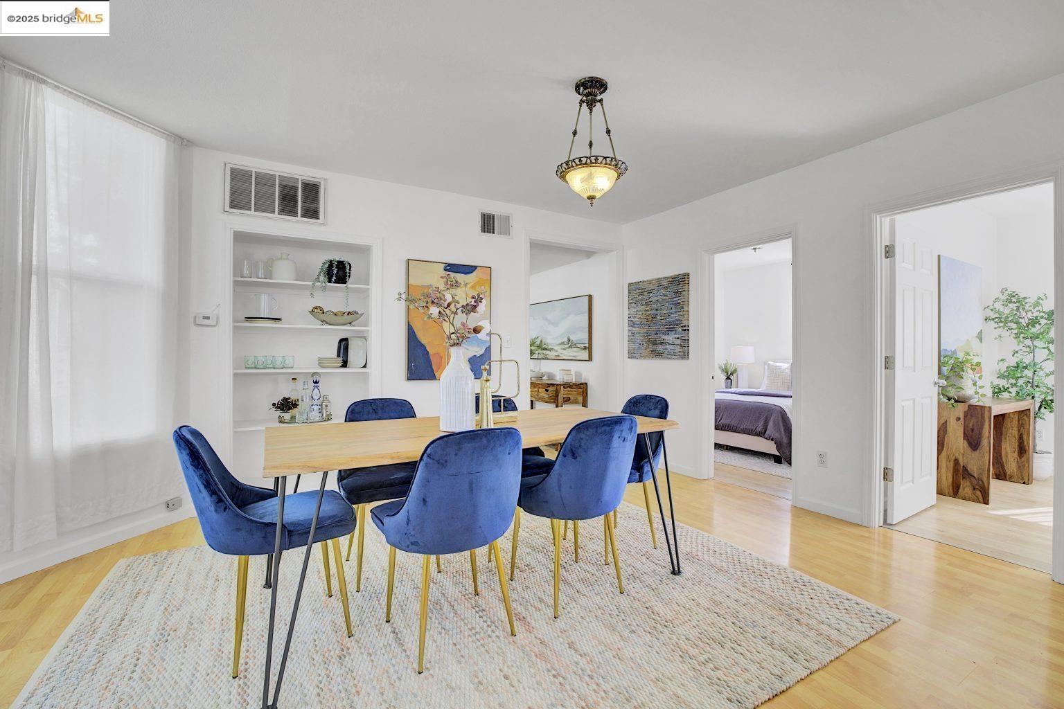 Detail Gallery Image 13 of 41 For 3830 Clarke St, Oakland,  CA 94609 - – Beds | – Baths