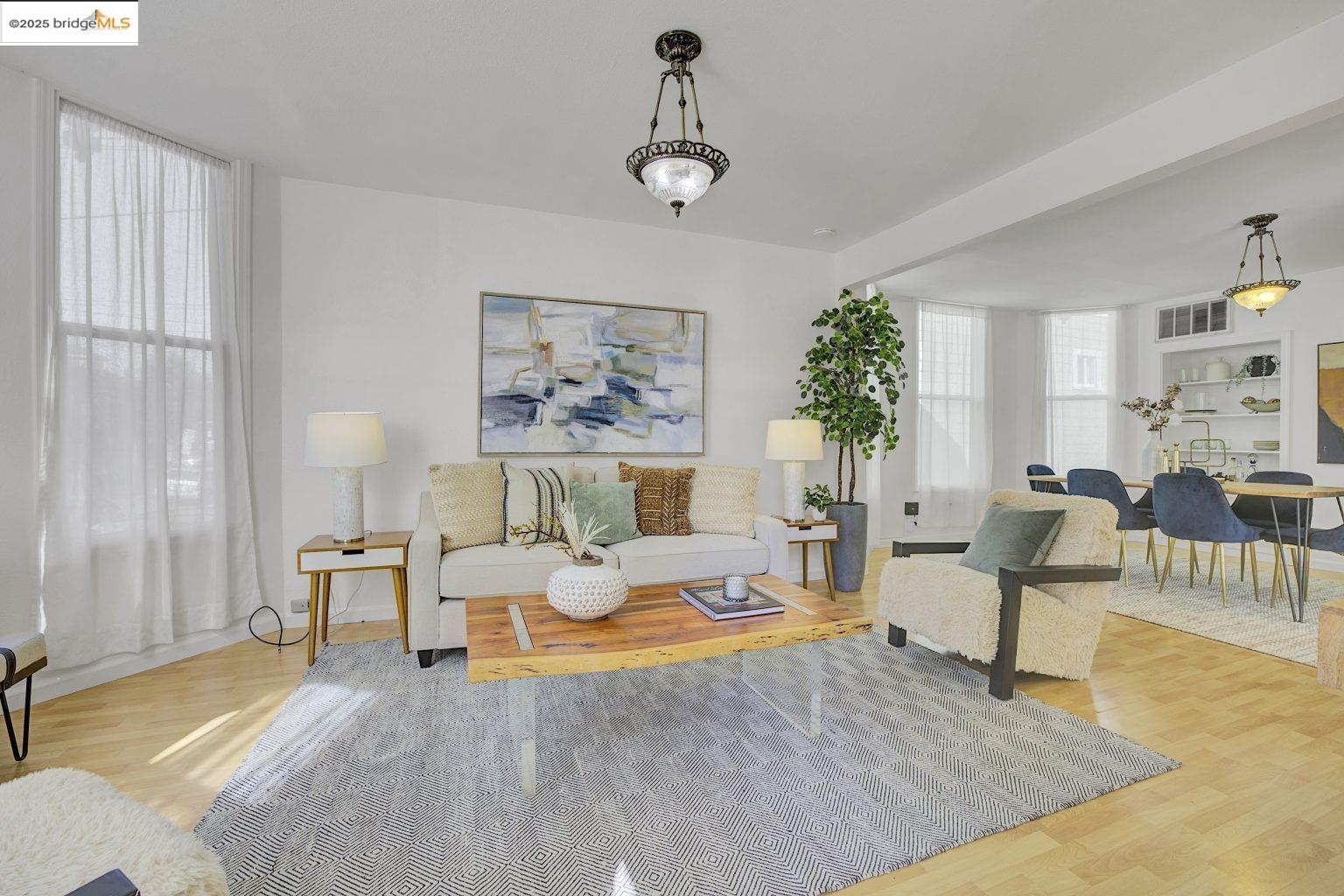 Detail Gallery Image 5 of 41 For 3830 Clarke St, Oakland,  CA 94609 - – Beds | – Baths