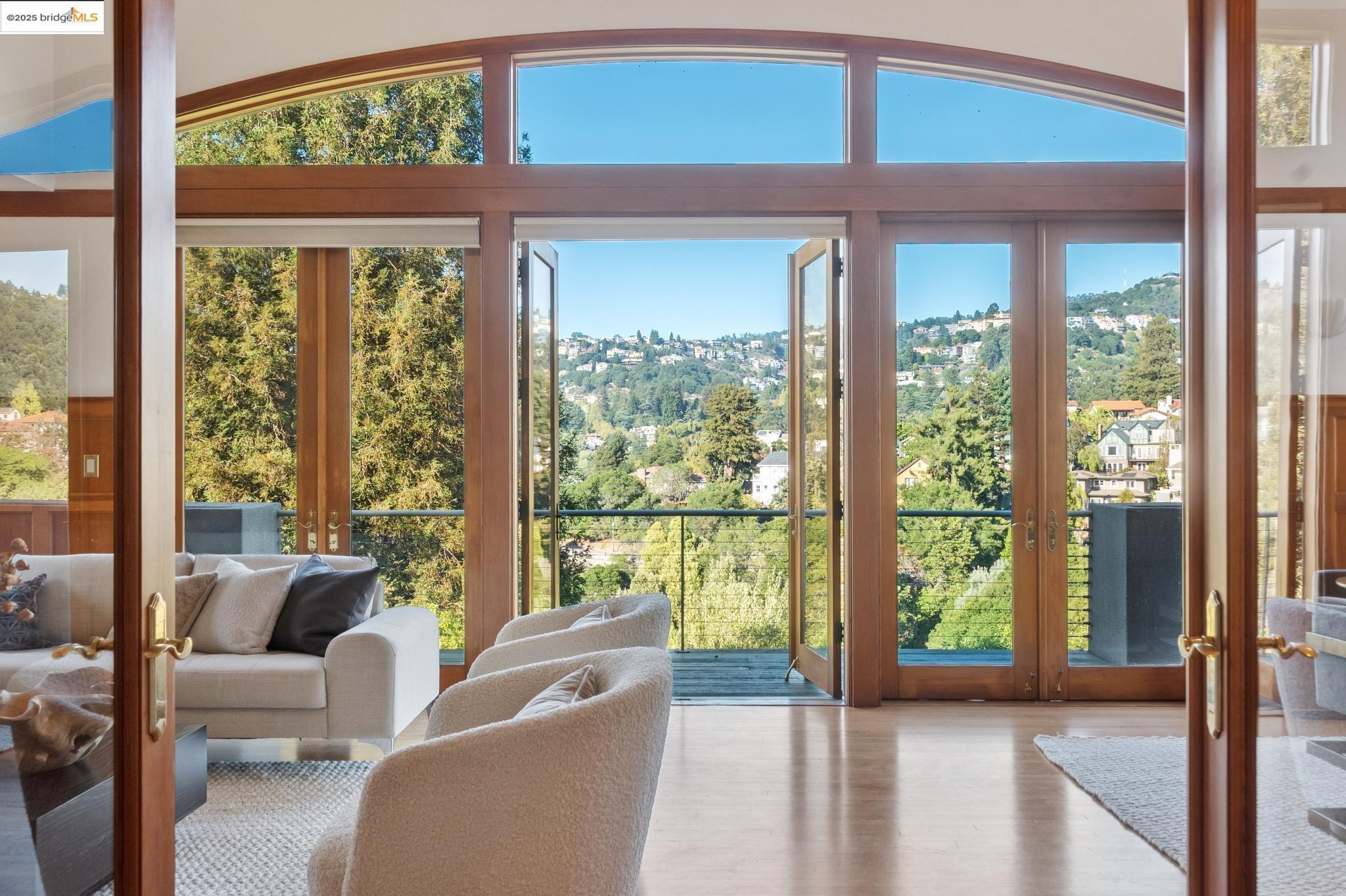 Front Image Thumbnail for EB41114212